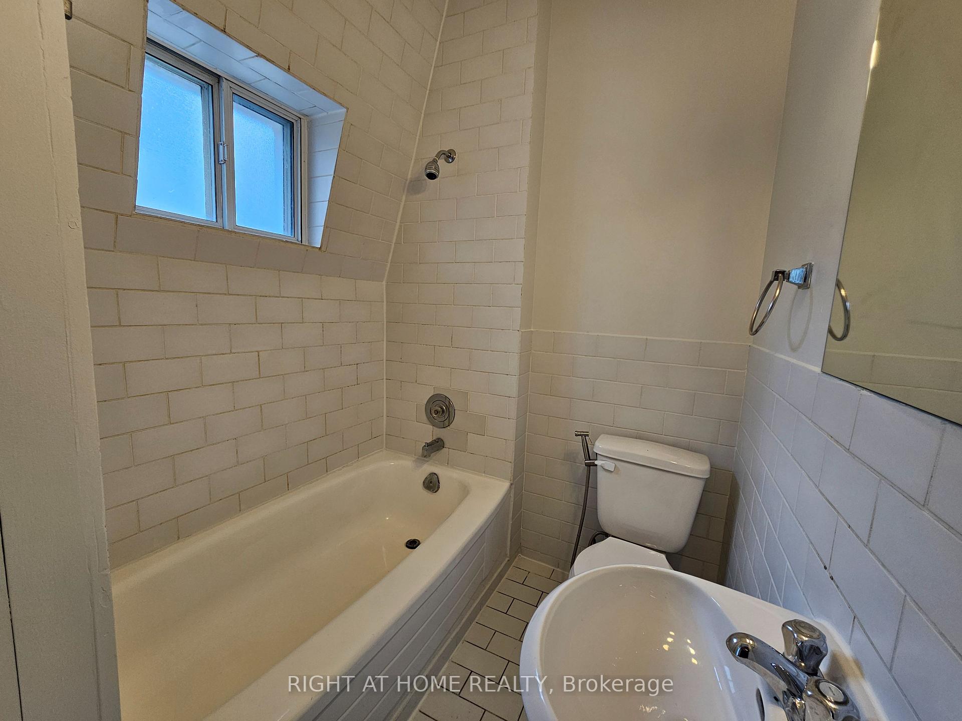 Photo 17 of Unit 6, 516 Yonge Street, Toronto, Church-Yonge Corridor — HOMEH