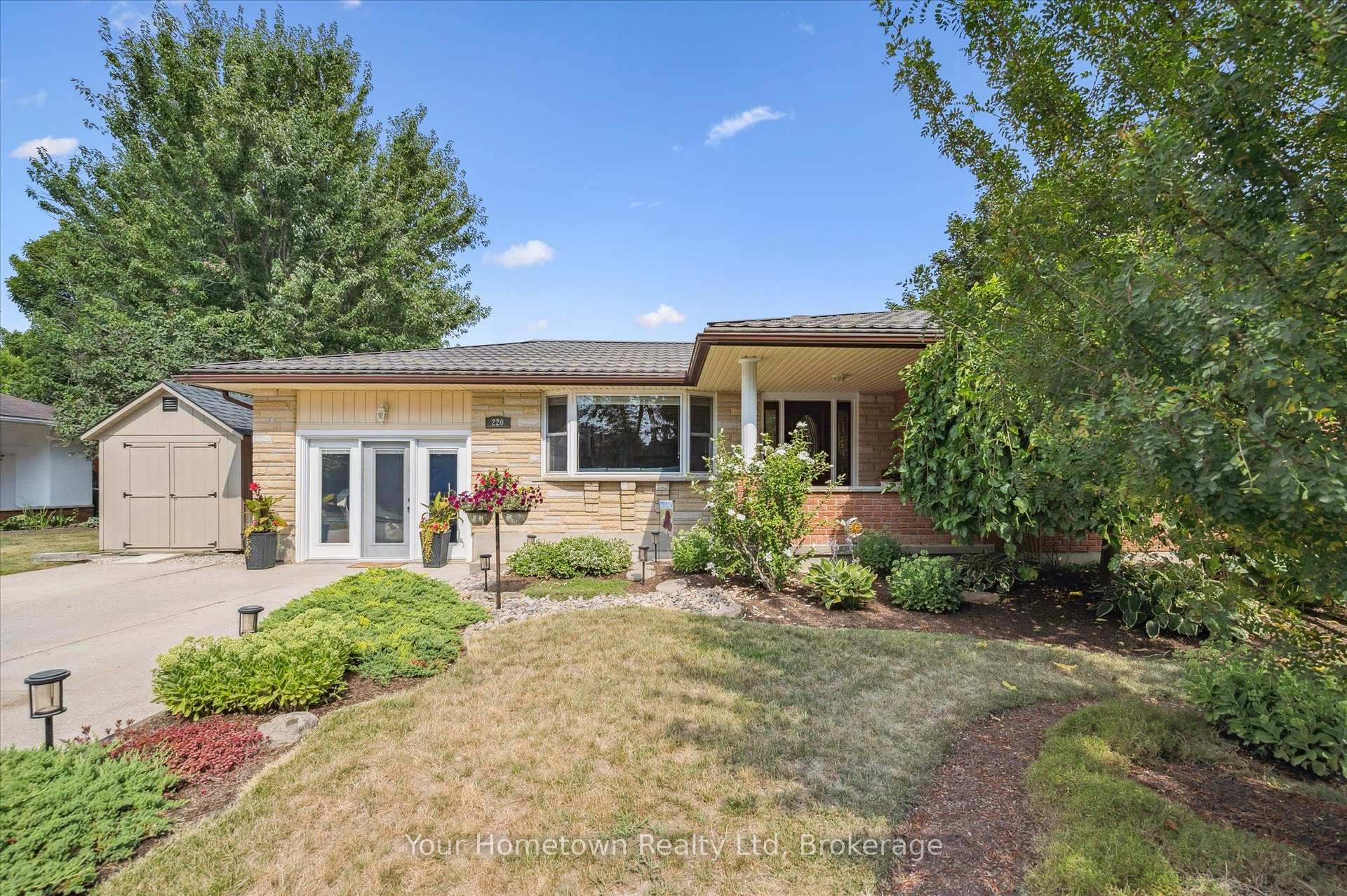 Photo of 220 Colborne Street
