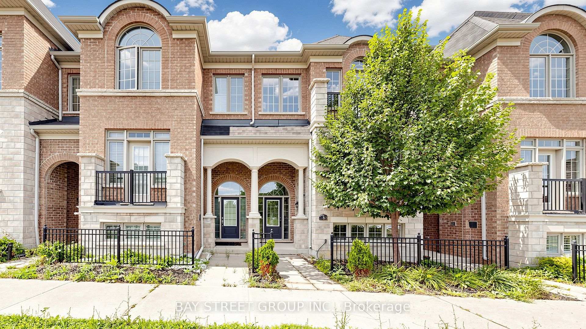 Photo 1 of 35 Sharbot Lane, Markham, Greensborough — HOMEH