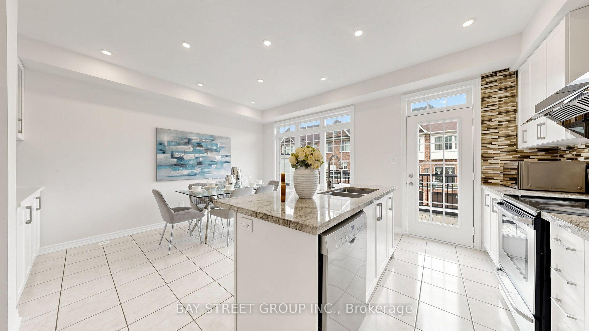 Photo 9 of 35 Sharbot Lane, Markham, Greensborough — HOMEH
