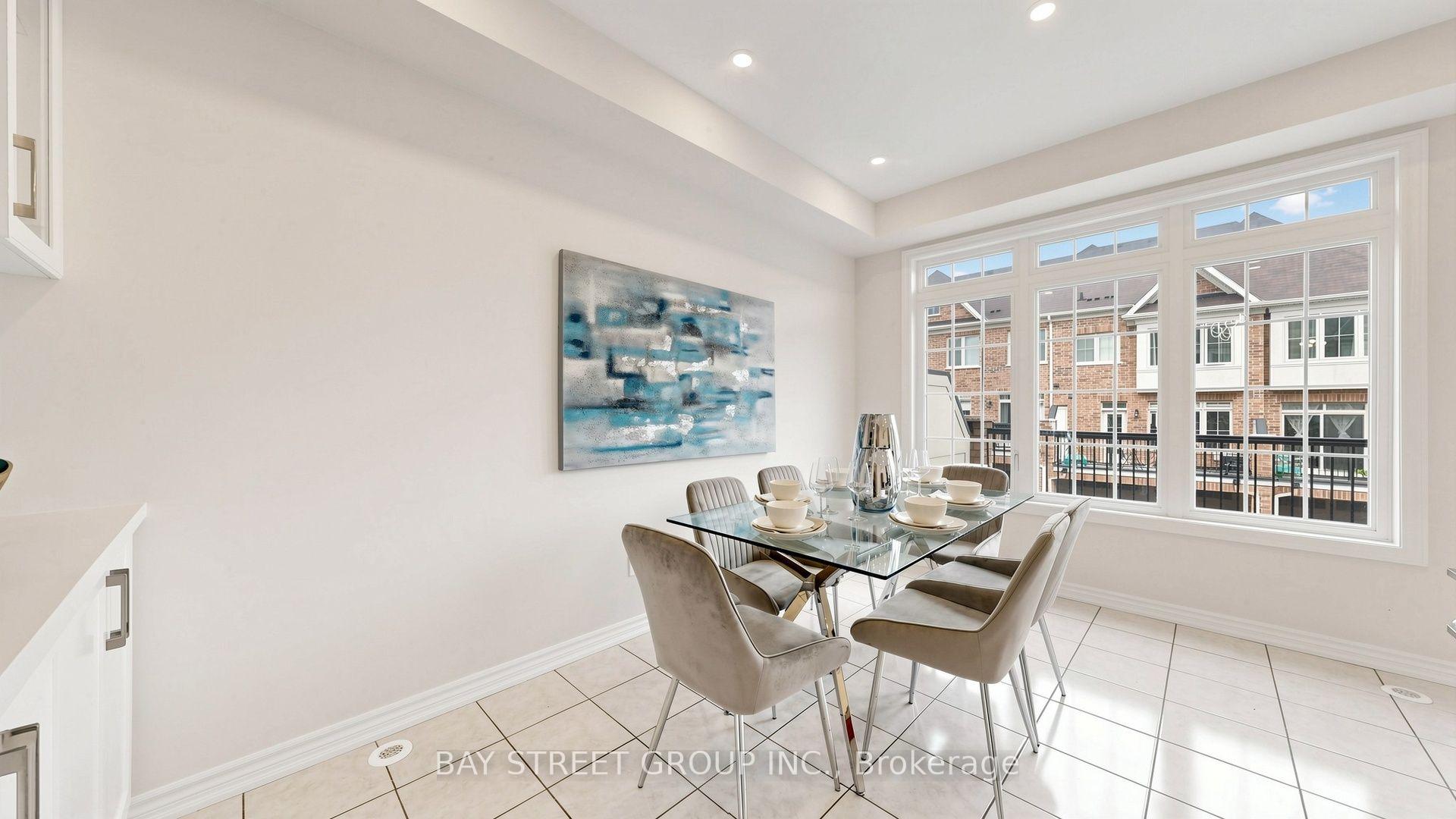 Photo 12 of 35 Sharbot Lane, Markham, Greensborough — HOMEH