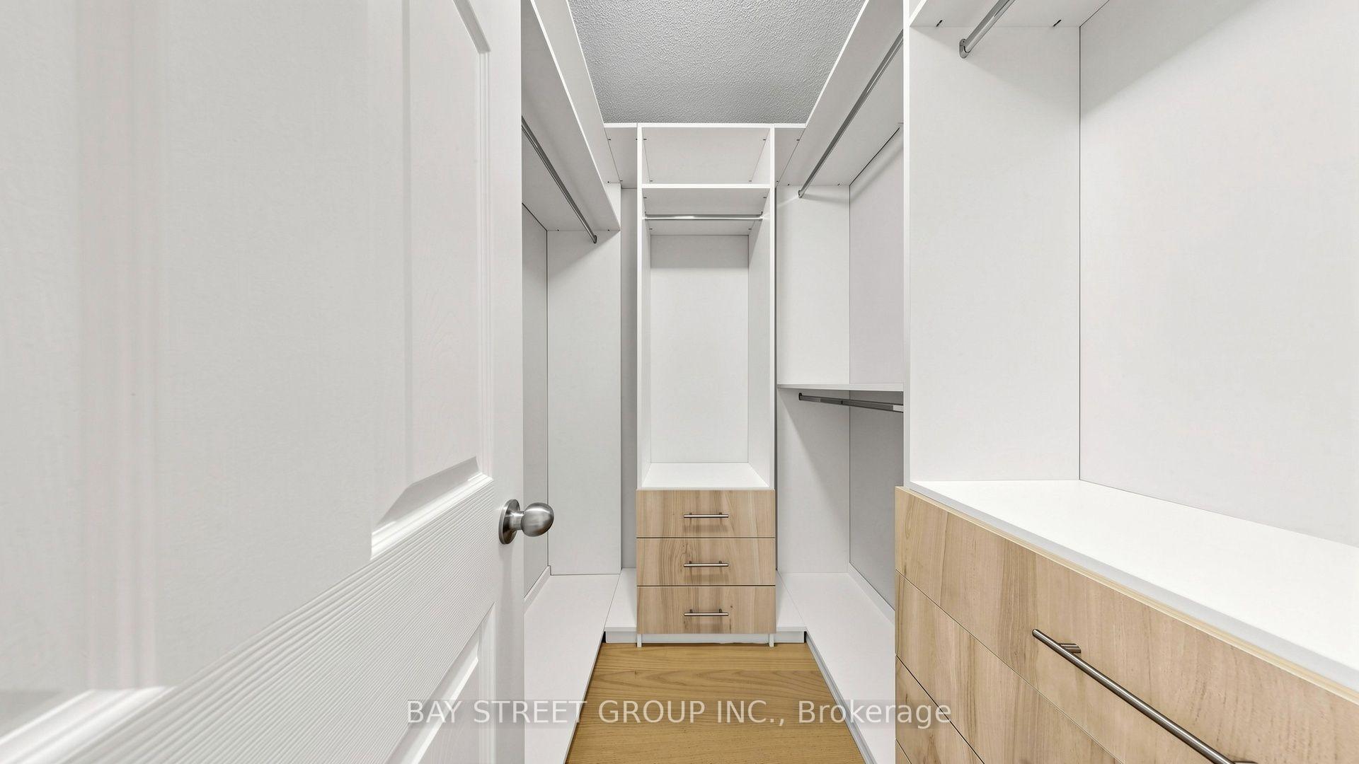Photo 26 of 35 Sharbot Lane, Markham, Greensborough — HOMEH