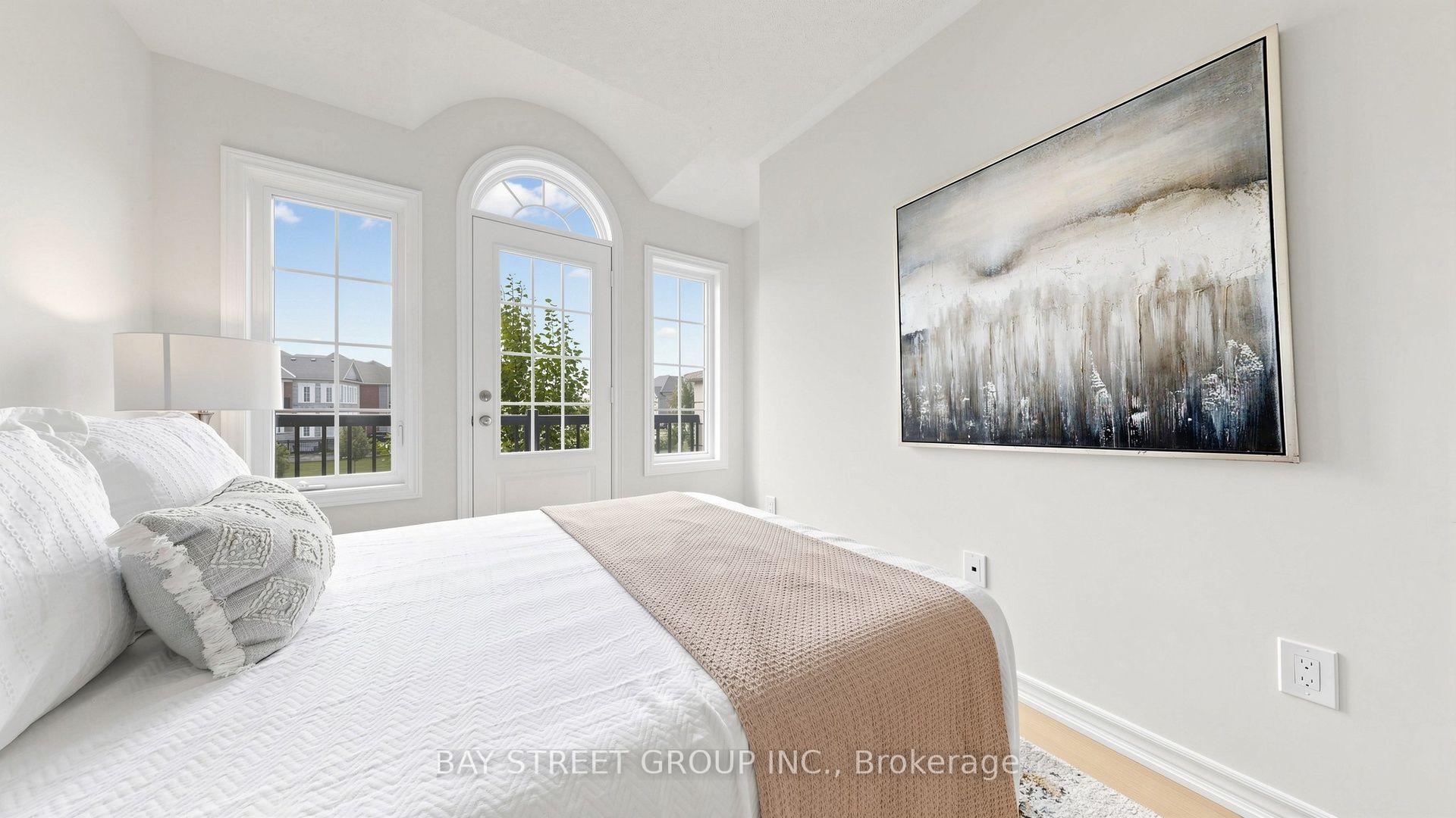 Photo 32 of 35 Sharbot Lane, Markham, Greensborough — HOMEH