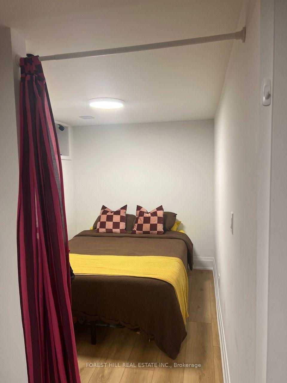 Photo 8 of Unit Lower, 77 Brunswick Avenue, Toronto, University — HOMEH
