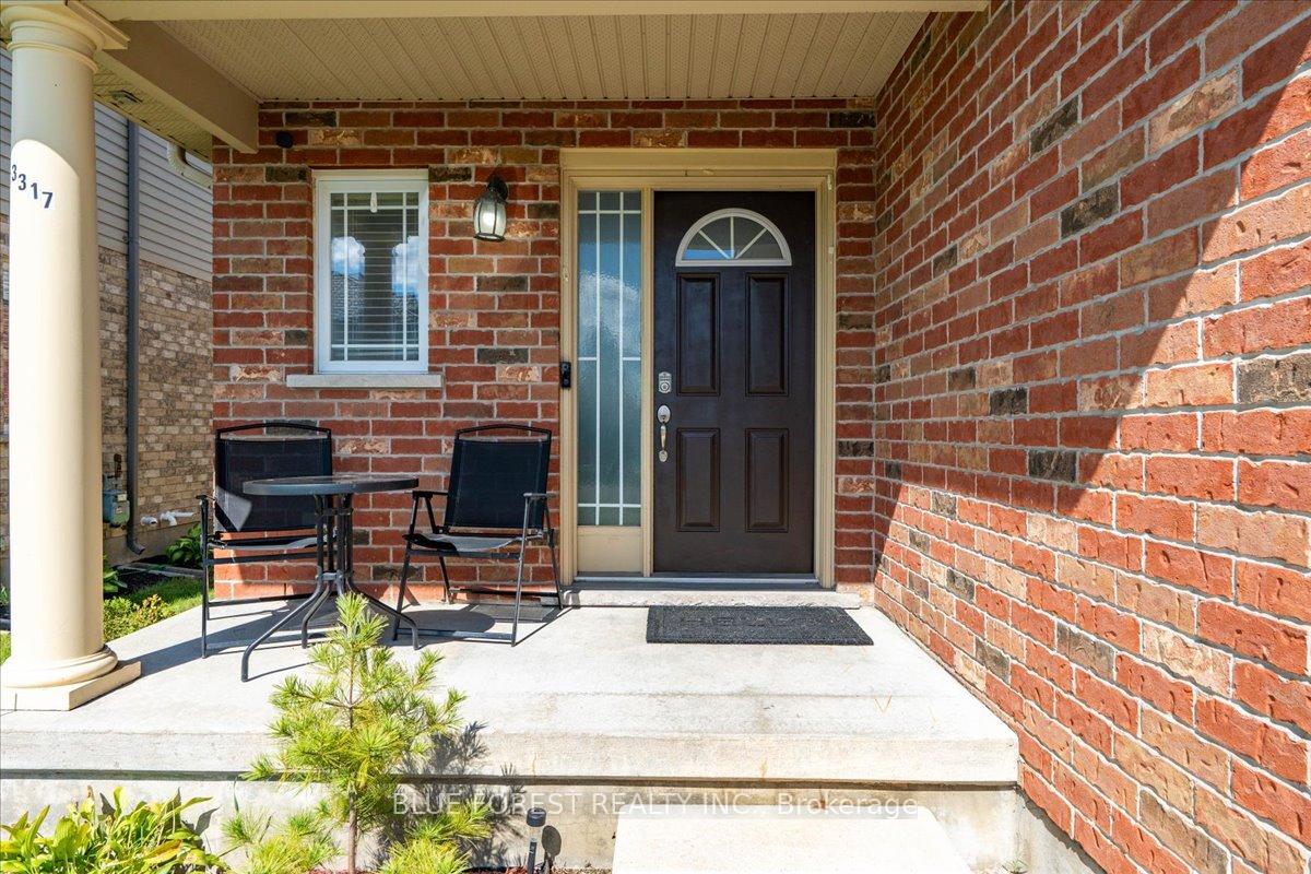Photo 3 of 3317 Emily Carr Lane, London, South W — HOMEH