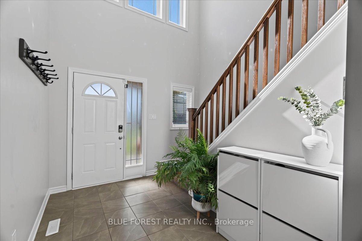 Photo 4 of 3317 Emily Carr Lane, London, South W — HOMEH
