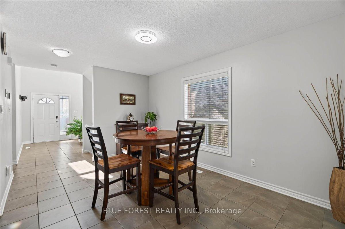 Photo 6 of 3317 Emily Carr Lane, London, South W — HOMEH