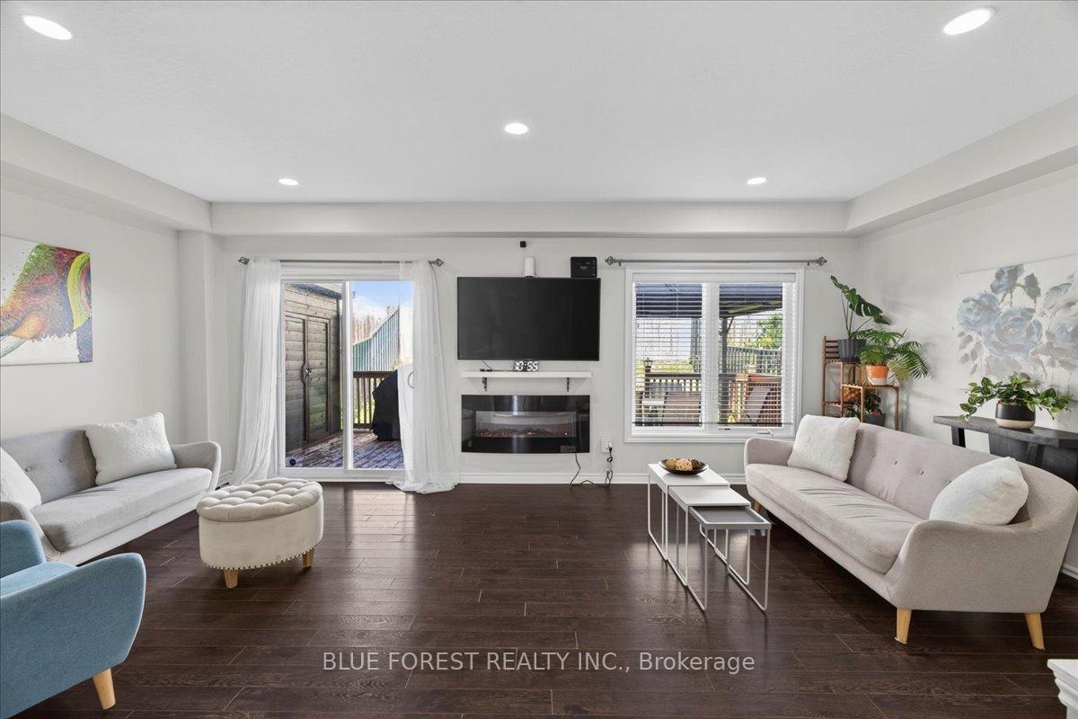 Photo 10 of 3317 Emily Carr Lane, London, South W — HOMEH
