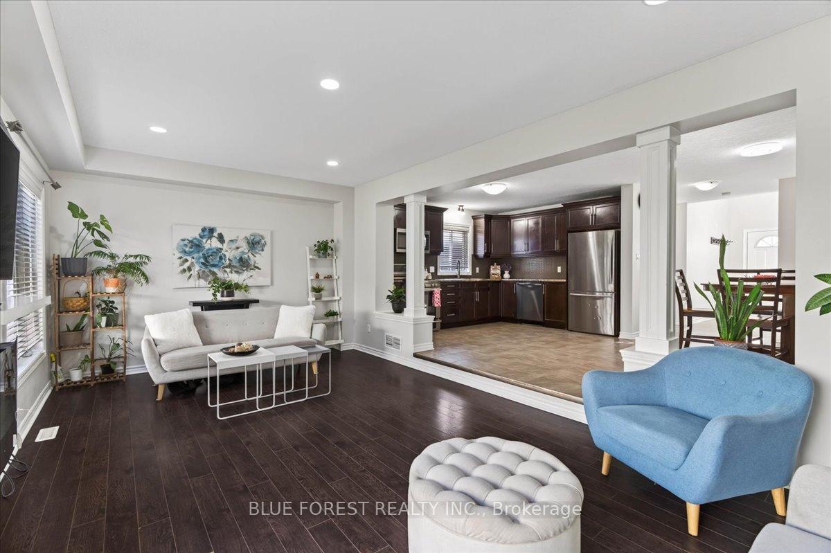 Photo 11 of 3317 Emily Carr Lane, London, South W — HOMEH