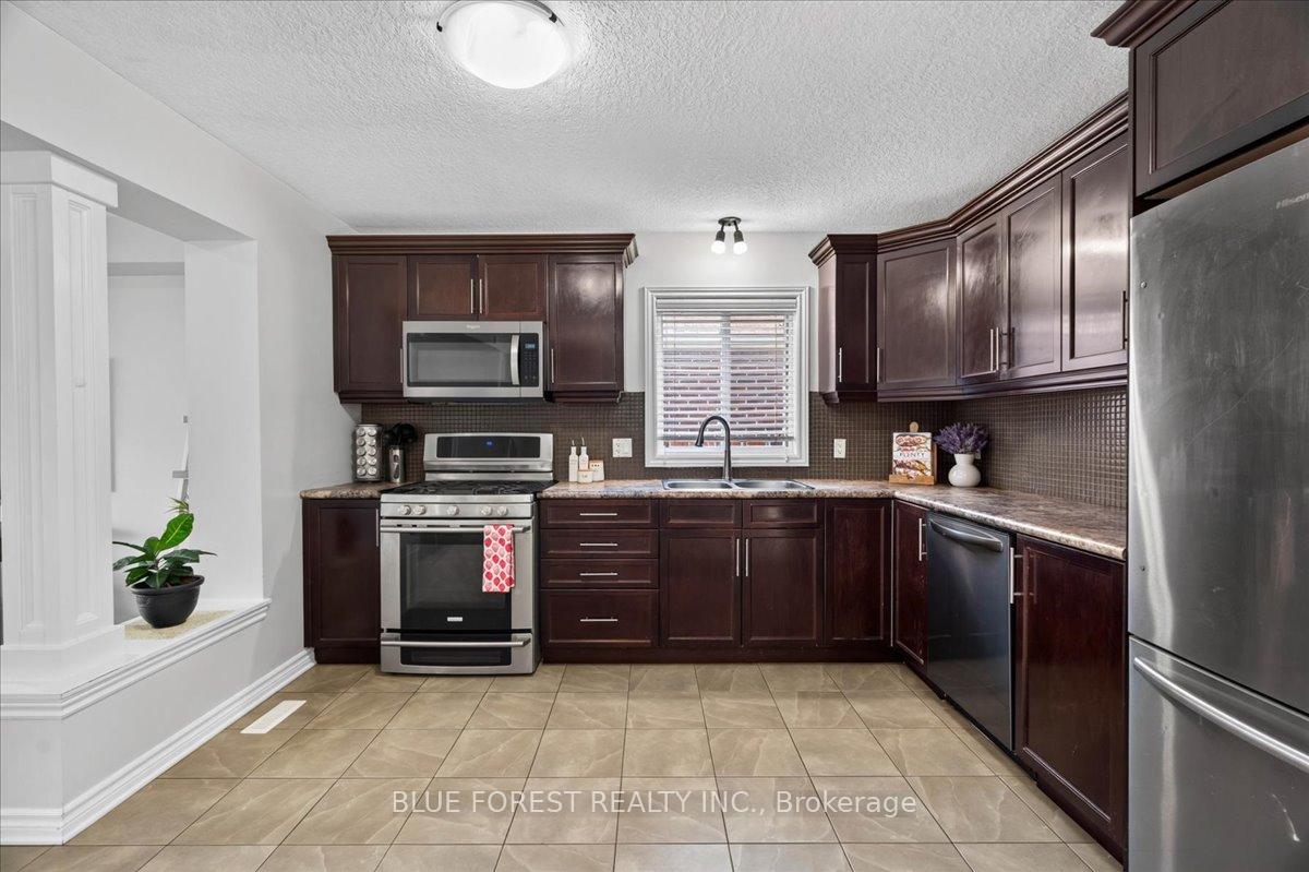 Photo 12 of 3317 Emily Carr Lane, London, South W — HOMEH