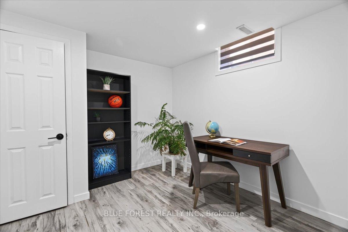 Photo 35 of 3317 Emily Carr Lane, London, South W — HOMEH