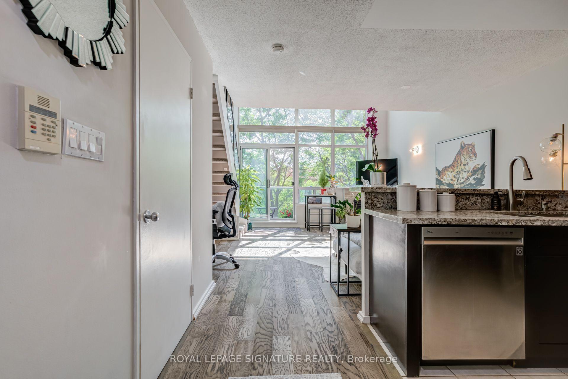 Photo 3 of Unit 203, 200 Manitoba Street, Etobicoke, Mimico — HOMEH
