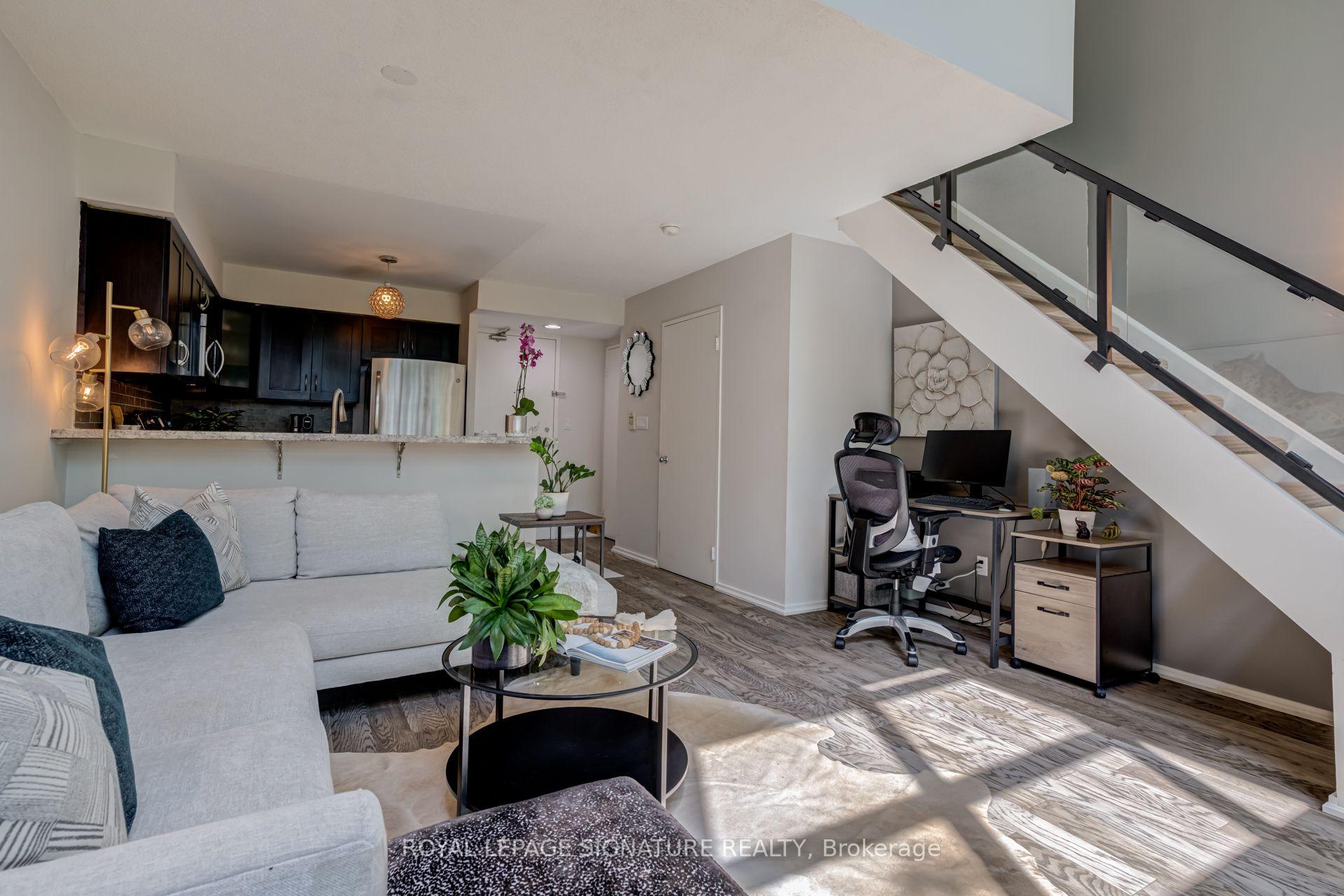 Photo 5 of Unit 203, 200 Manitoba Street, Etobicoke, Mimico — HOMEH