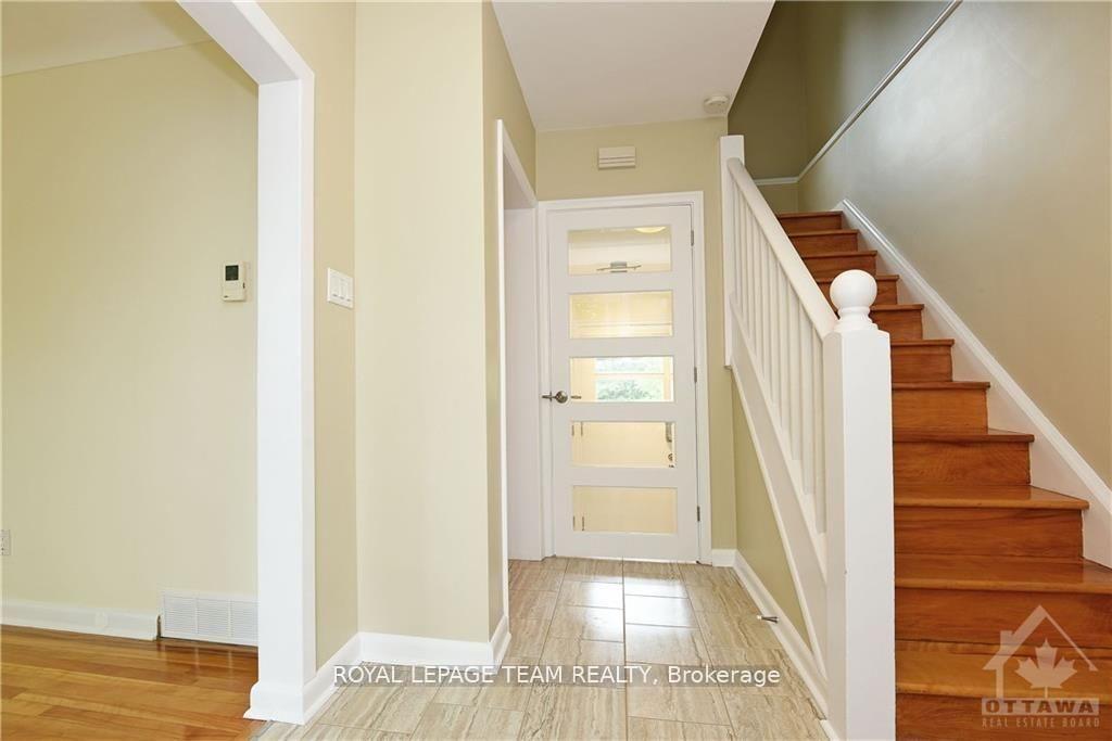 Photo 4 of 822 Quinlan Road, Ottawa, Elmvale Acres — HOMEH