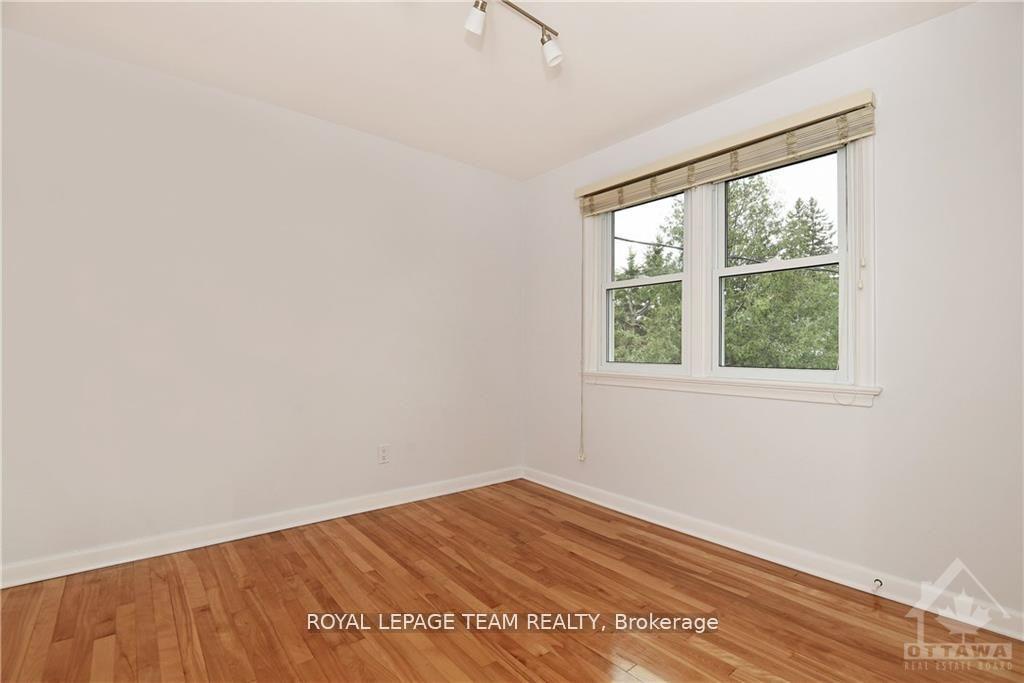 Photo 16 of 822 Quinlan Road, Ottawa, Elmvale Acres — HOMEH