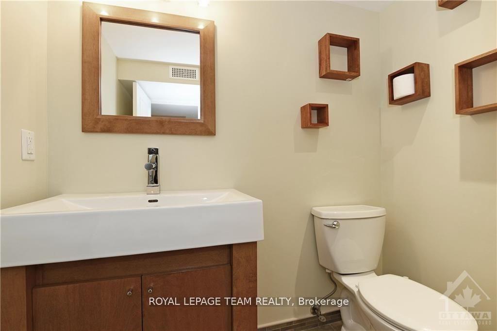 Photo 22 of 822 Quinlan Road, Ottawa, Elmvale Acres — HOMEH