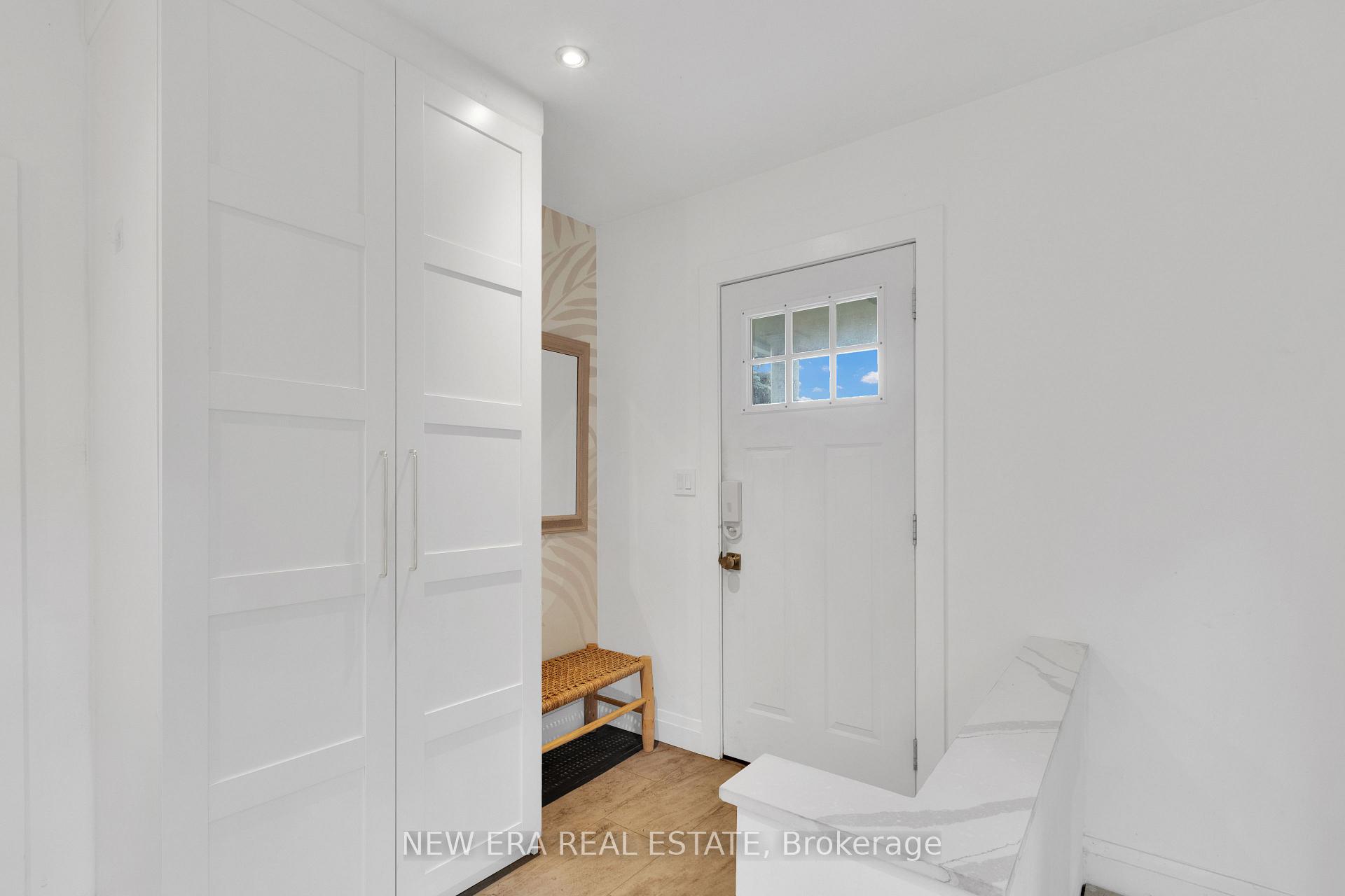 Photo 5 of 2 Foch Avenue, Etobicoke, Alderwood — HOMEH