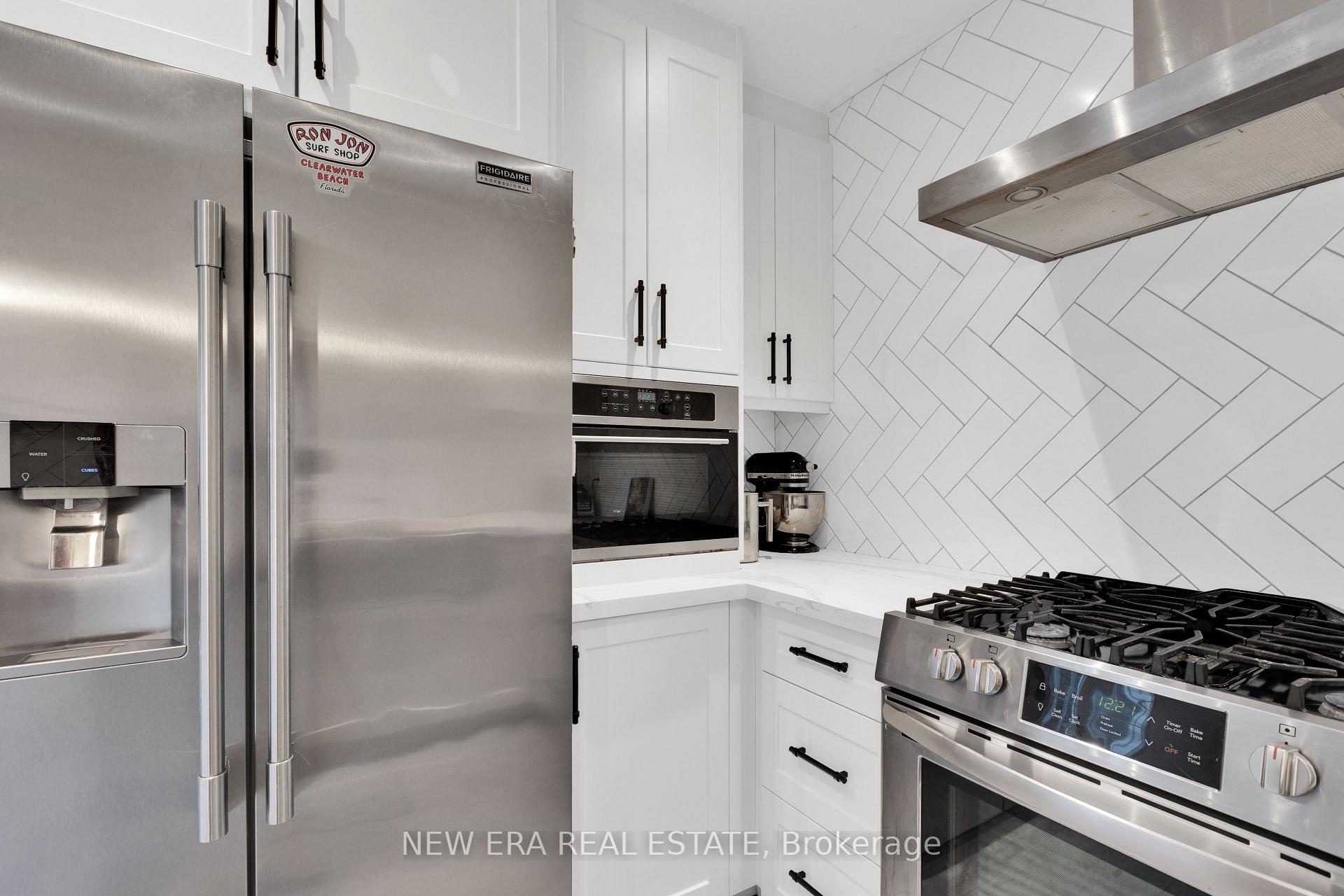 Photo 8 of 2 Foch Avenue, Etobicoke, Alderwood — HOMEH