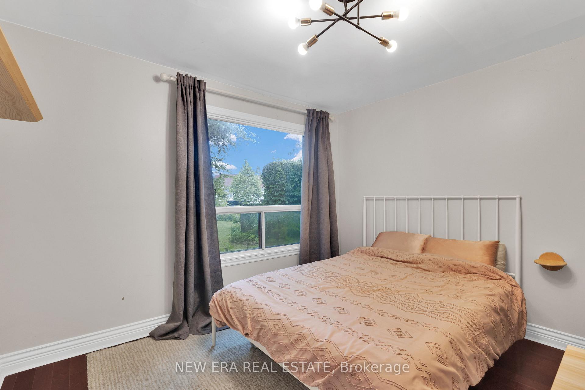 Photo 16 of 2 Foch Avenue, Etobicoke, Alderwood — HOMEH