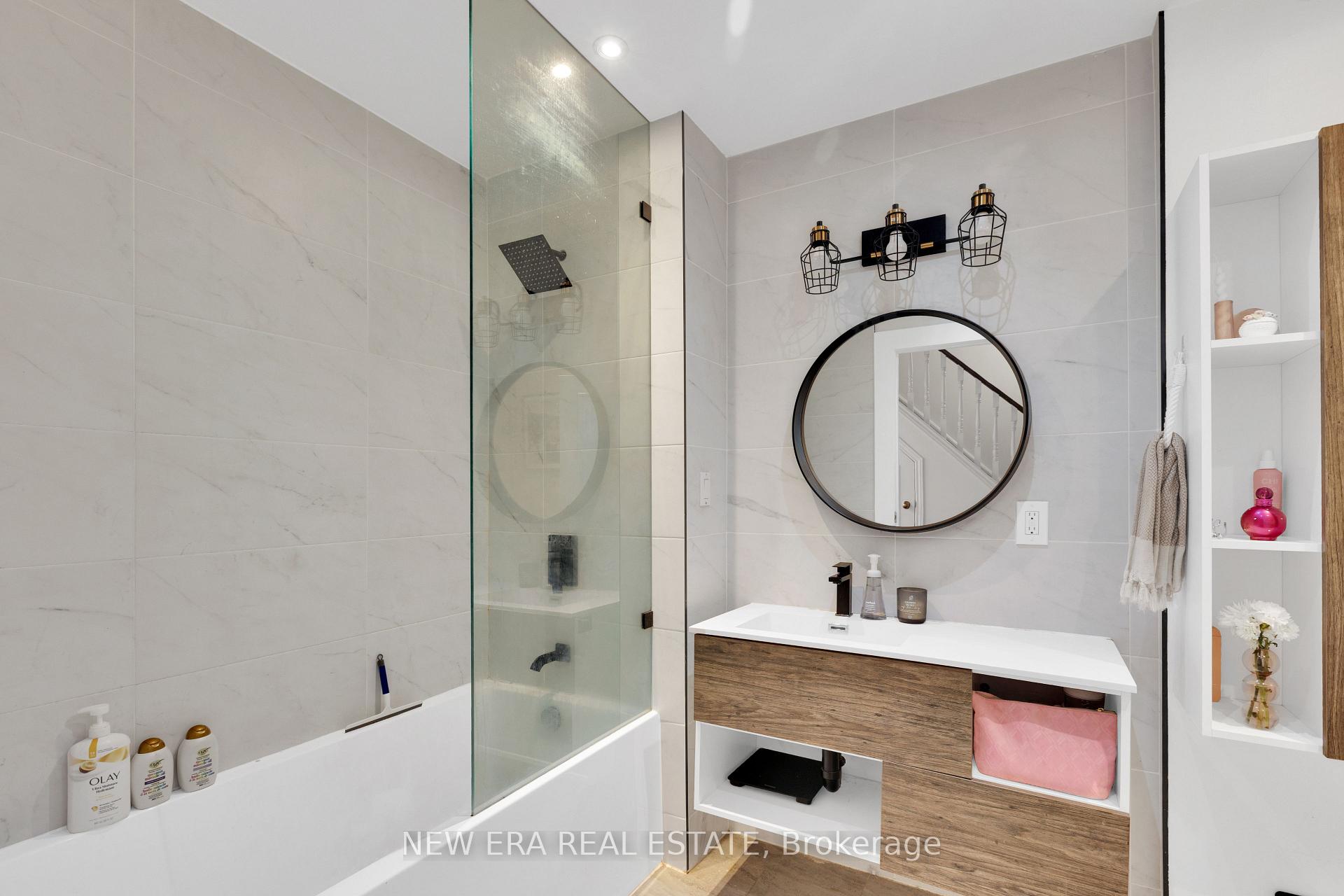 Photo 18 of 2 Foch Avenue, Etobicoke, Alderwood — HOMEH