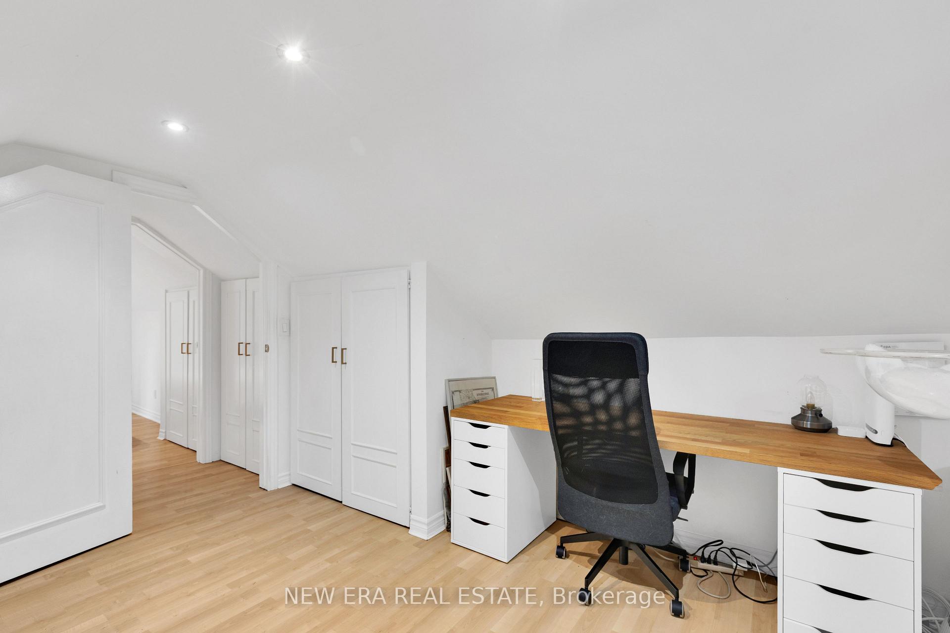Photo 23 of 2 Foch Avenue, Etobicoke, Alderwood — HOMEH