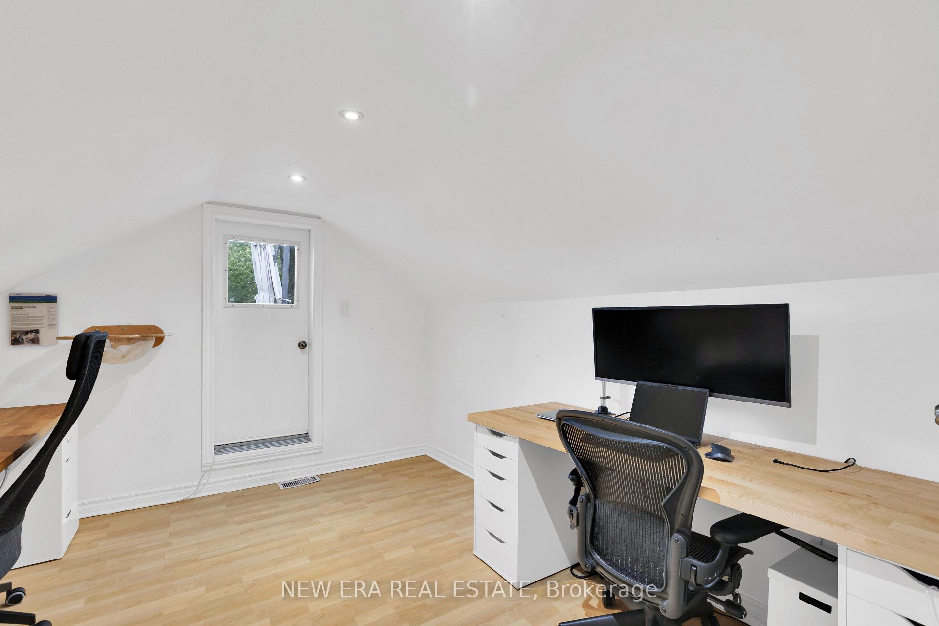 Photo 24 of 2 Foch Avenue, Etobicoke, Alderwood — HOMEH
