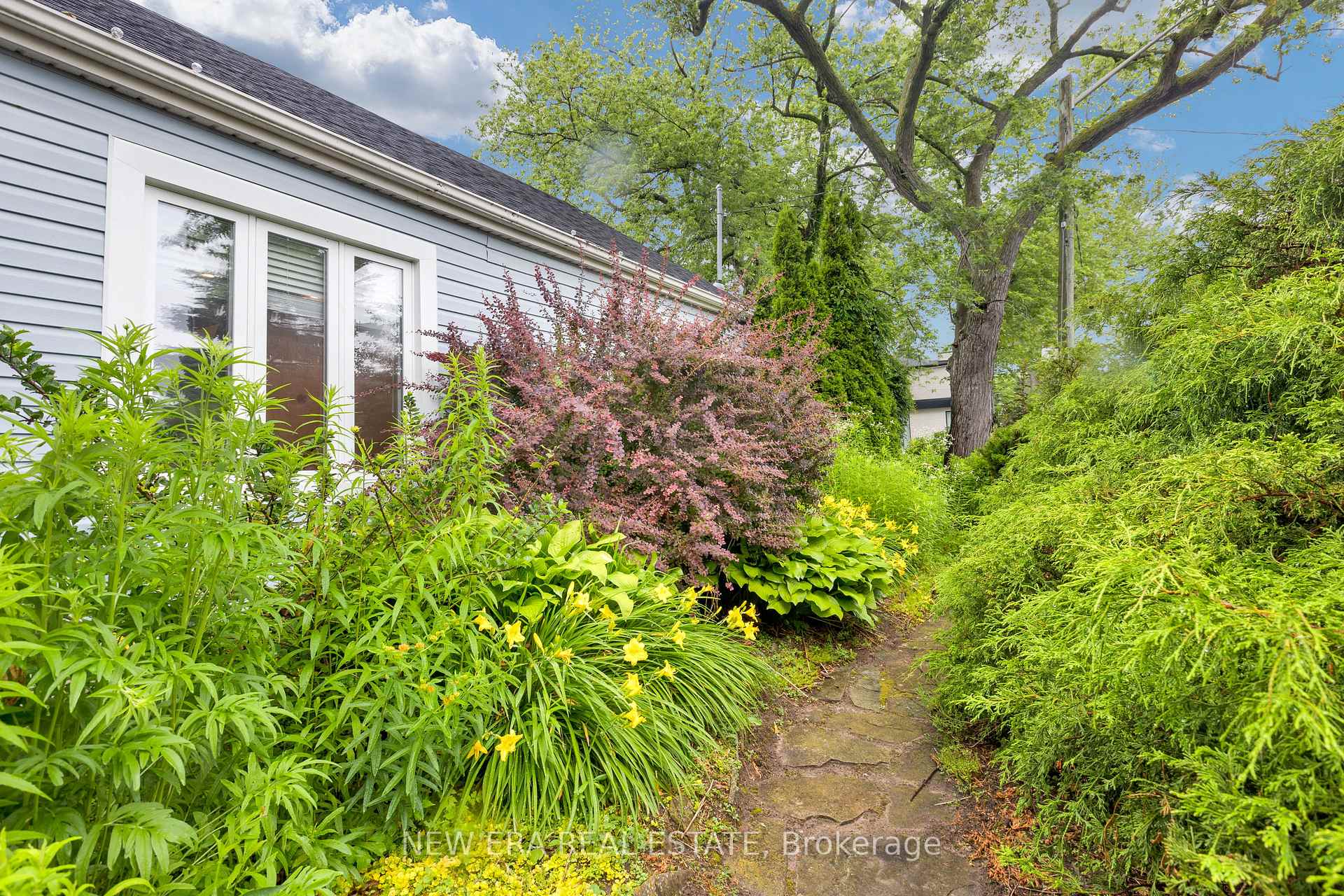 Photo 32 of 2 Foch Avenue, Etobicoke, Alderwood — HOMEH