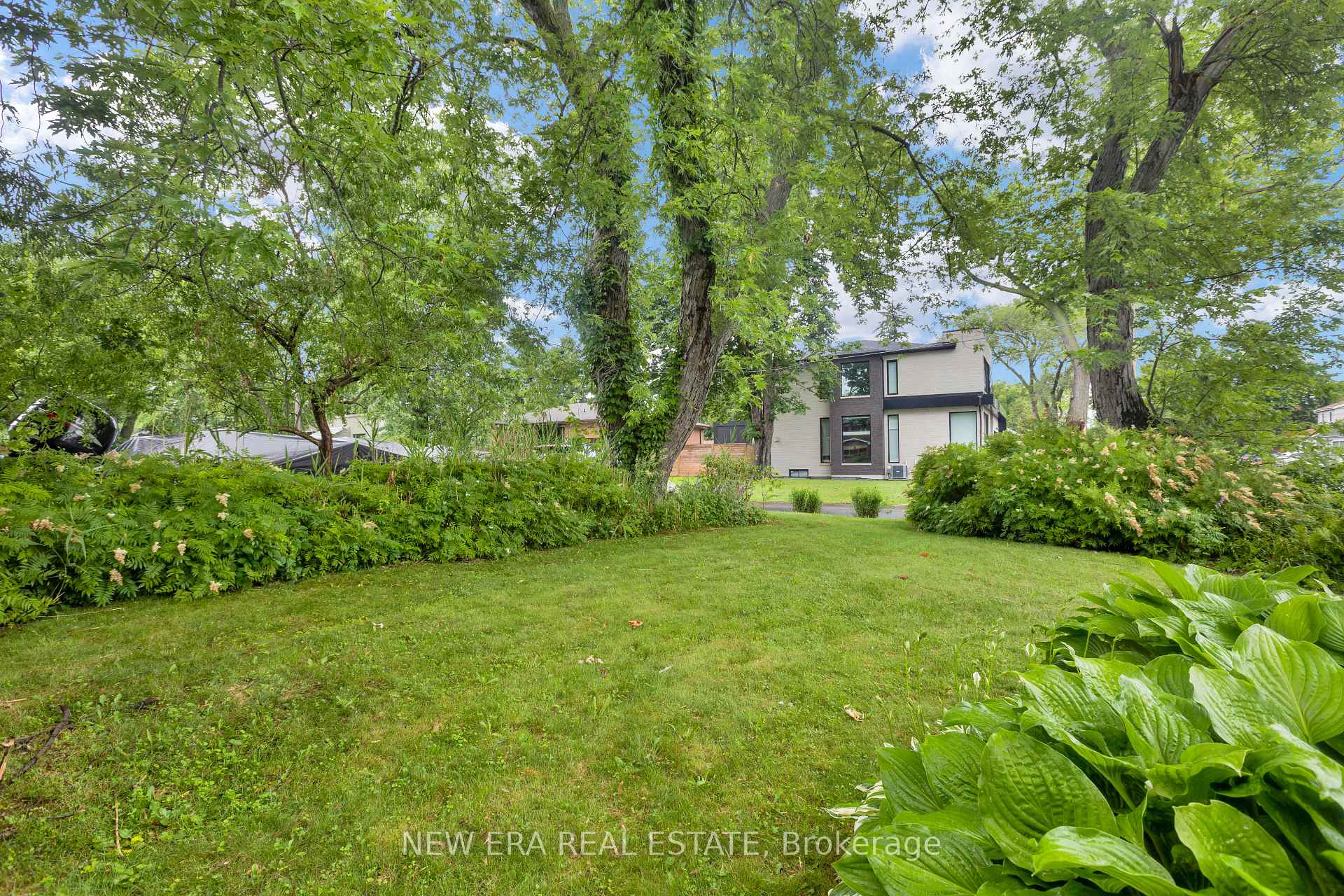 Photo 33 of 2 Foch Avenue, Etobicoke, Alderwood — HOMEH