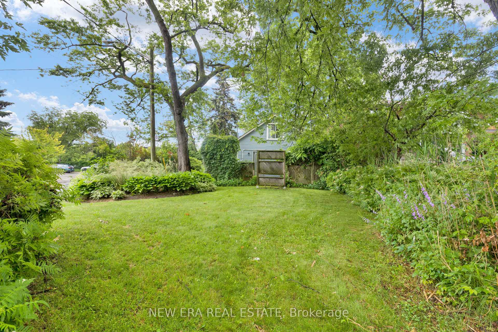 Photo 34 of 2 Foch Avenue, Etobicoke, Alderwood — HOMEH