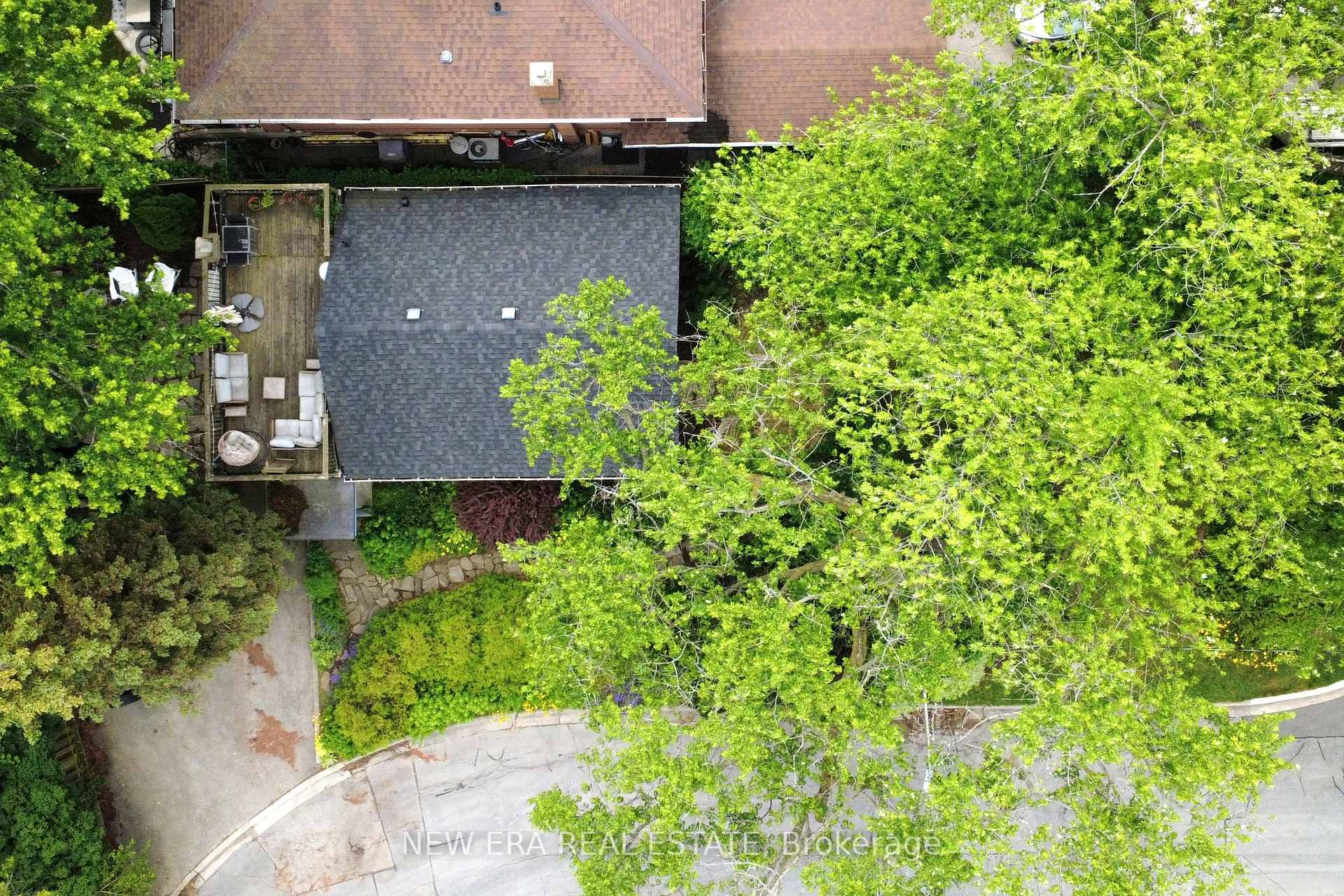 Photo 36 of 2 Foch Avenue, Etobicoke, Alderwood — HOMEH