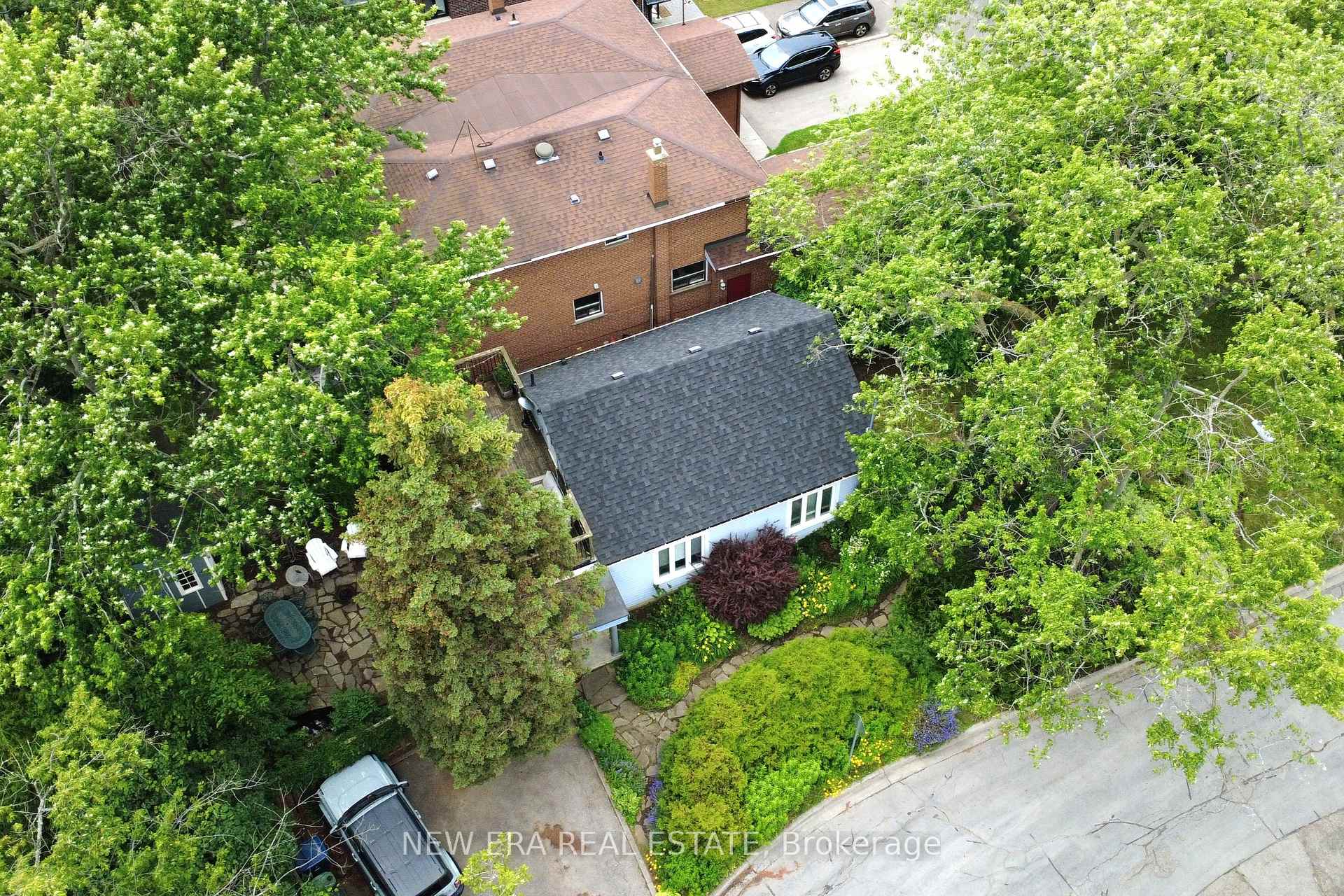 Photo 37 of 2 Foch Avenue, Etobicoke, Alderwood — HOMEH