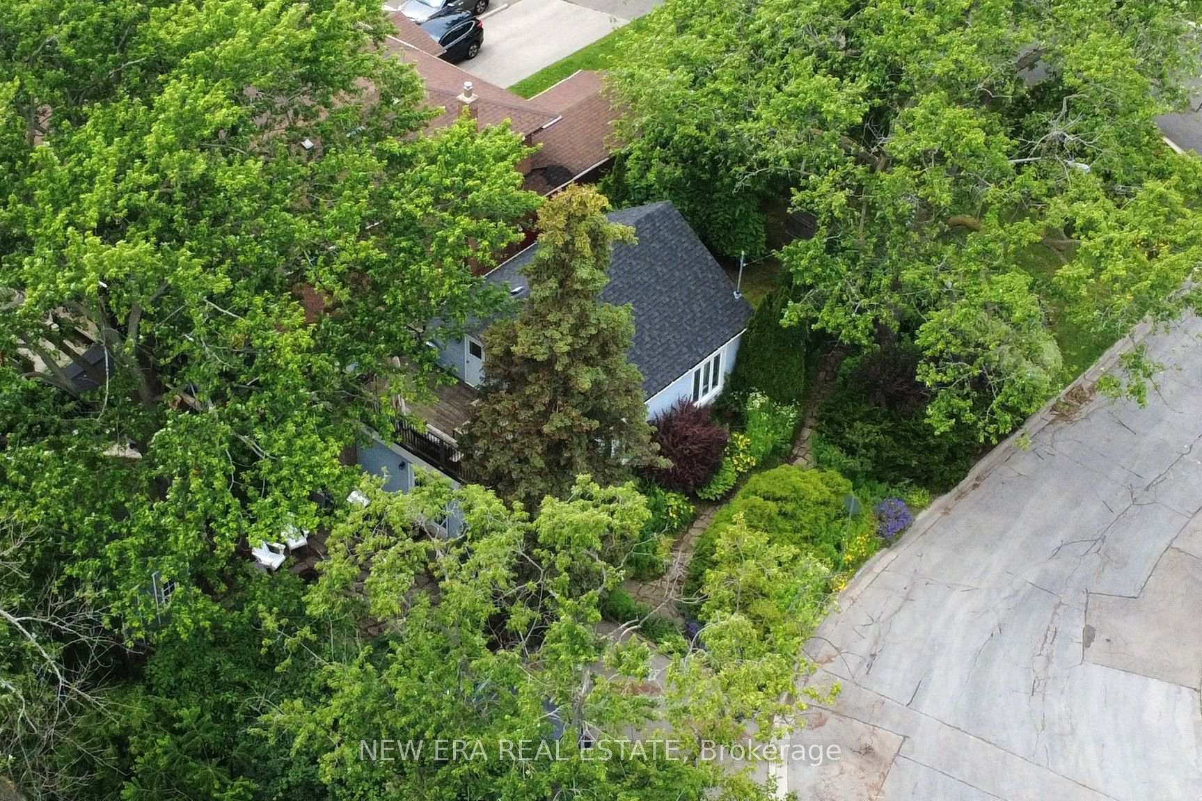 Photo 38 of 2 Foch Avenue, Etobicoke, Alderwood — HOMEH