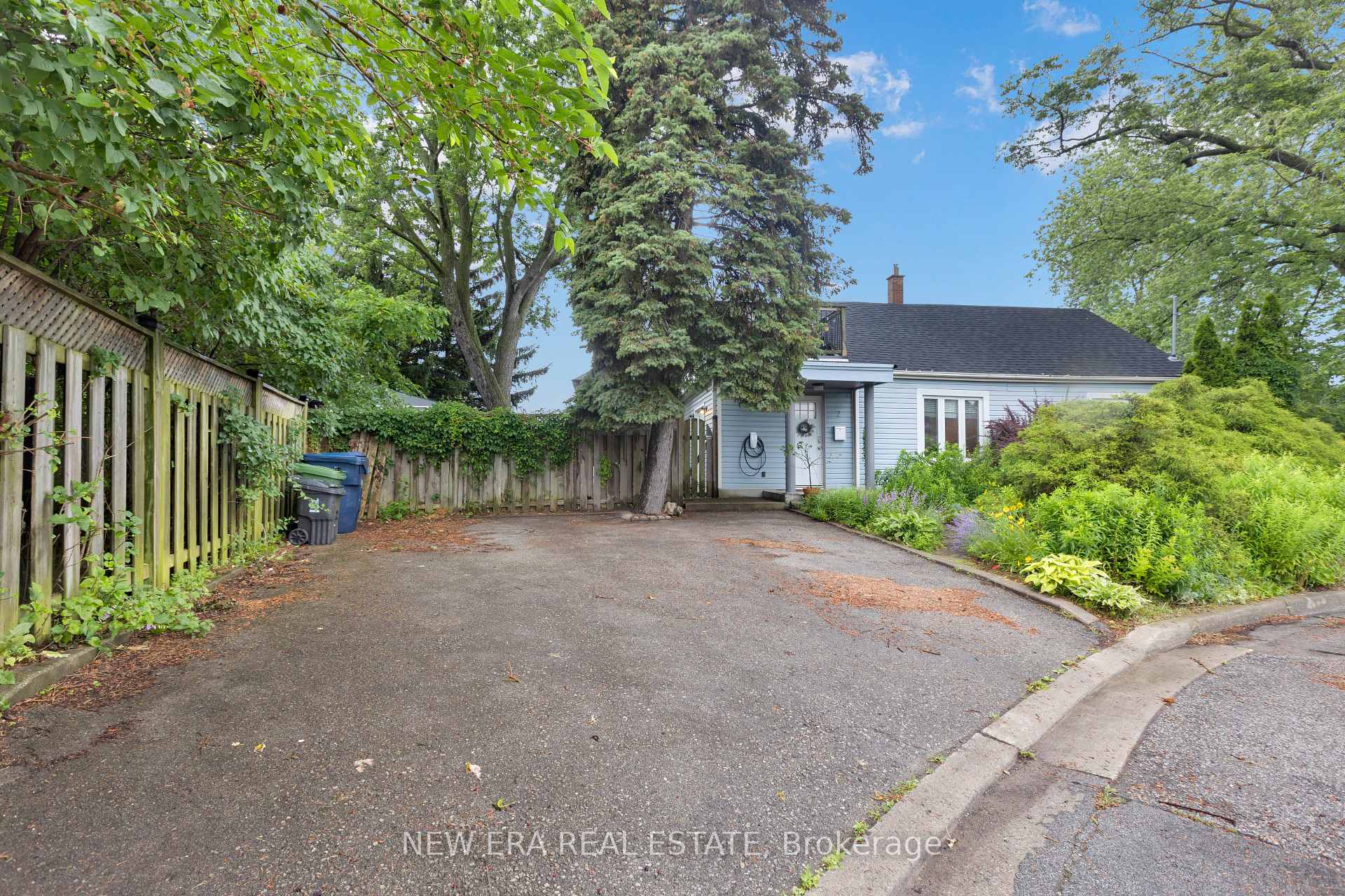 Photo 39 of 2 Foch Avenue, Etobicoke, Alderwood — HOMEH