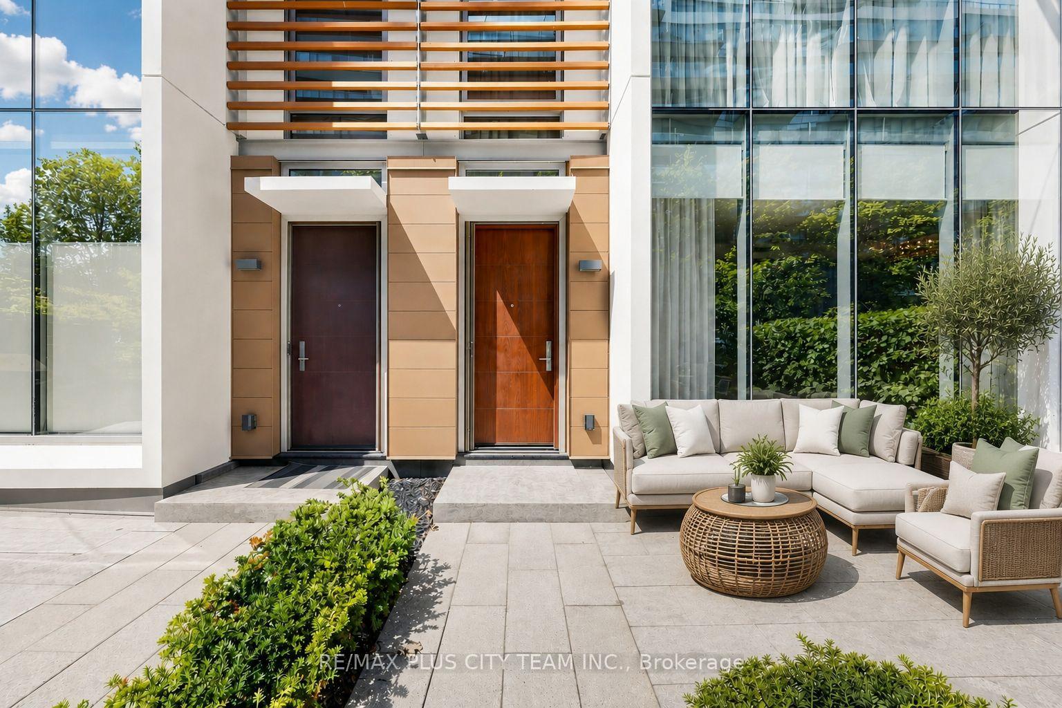 Photo 1 of Unit TH122, 29 Queens Quay E, Toronto, Waterfront Communities — HOMEH