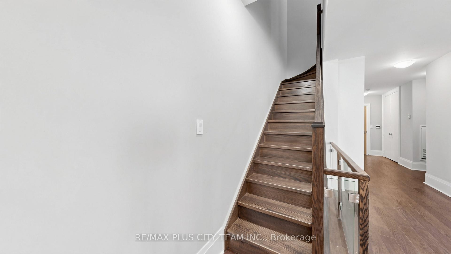 Photo 8 of Unit TH122, 29 Queens Quay E, Toronto, Waterfront Communities — HOMEH
