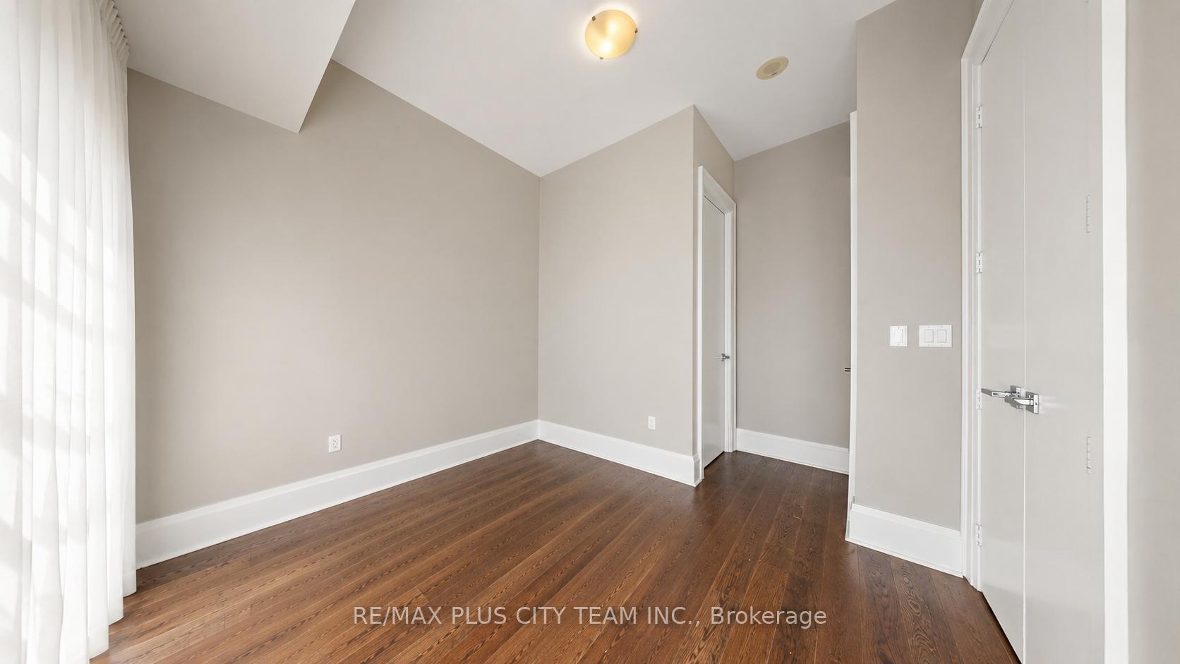 Photo 14 of Unit TH122, 29 Queens Quay E, Toronto, Waterfront Communities — HOMEH
