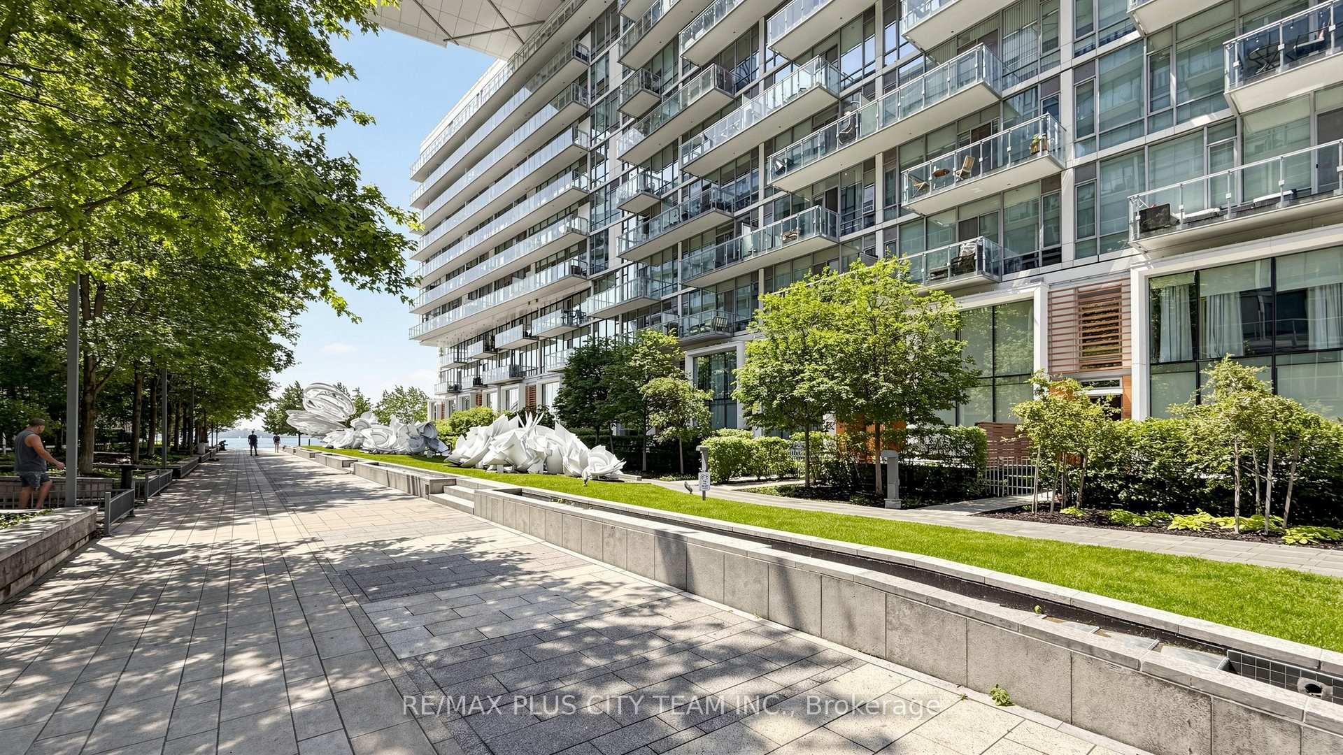 Photo 32 of Unit TH122, 29 Queens Quay E, Toronto, Waterfront Communities — HOMEH