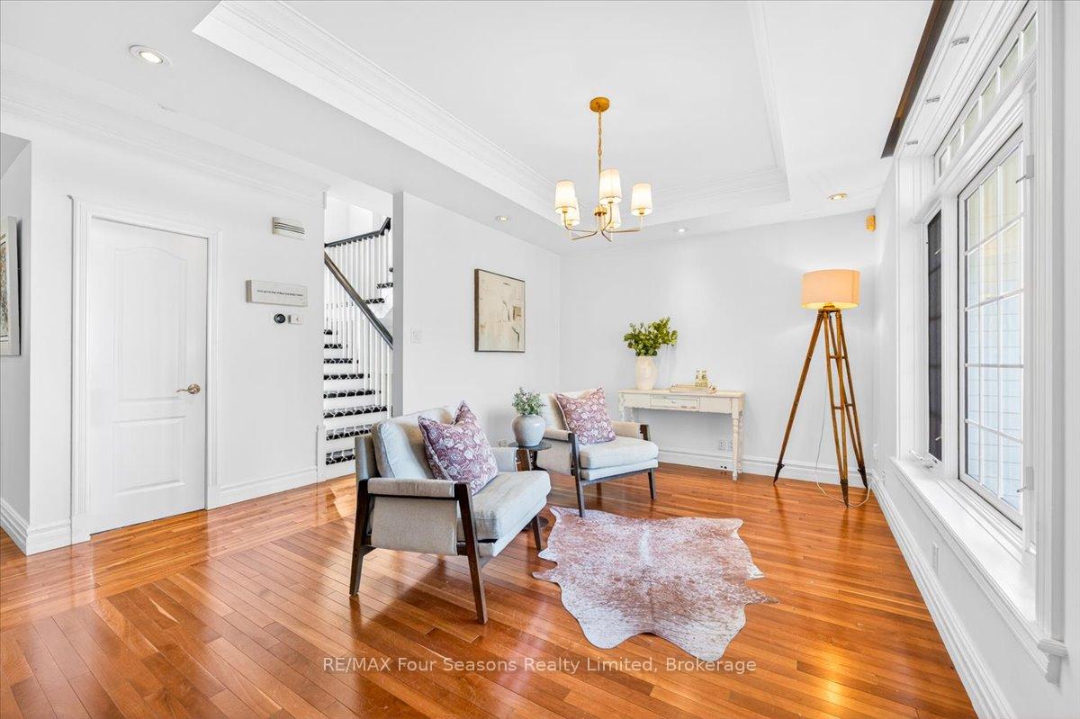 Photo 13 of 98 Huron Street, Collingwood — HOMEH