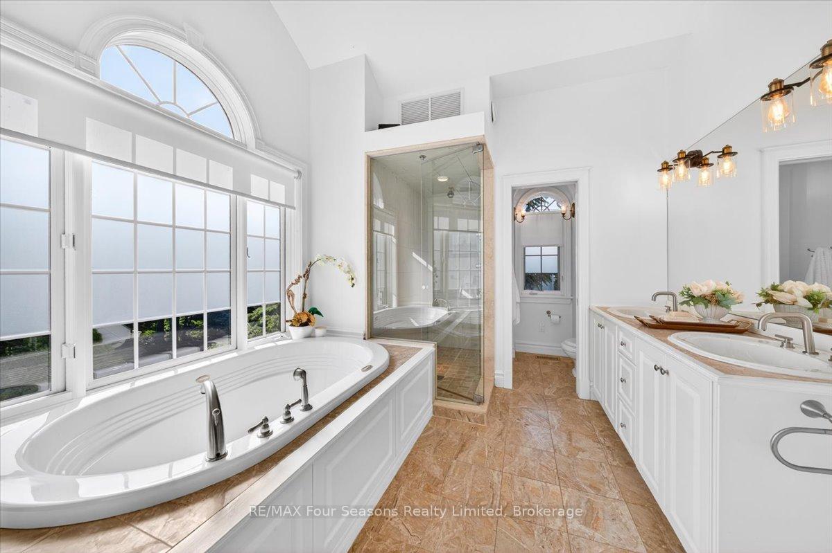 Photo 17 of 98 Huron Street, Collingwood — HOMEH