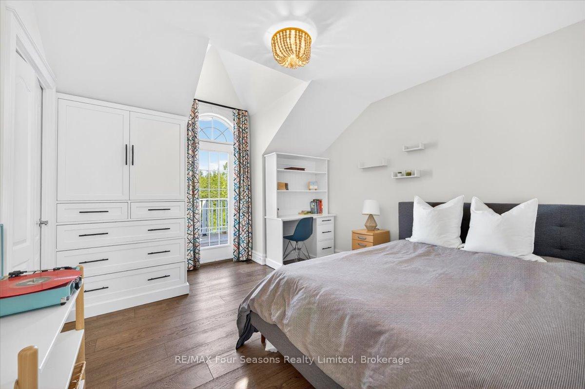 Photo 18 of 98 Huron Street, Collingwood — HOMEH