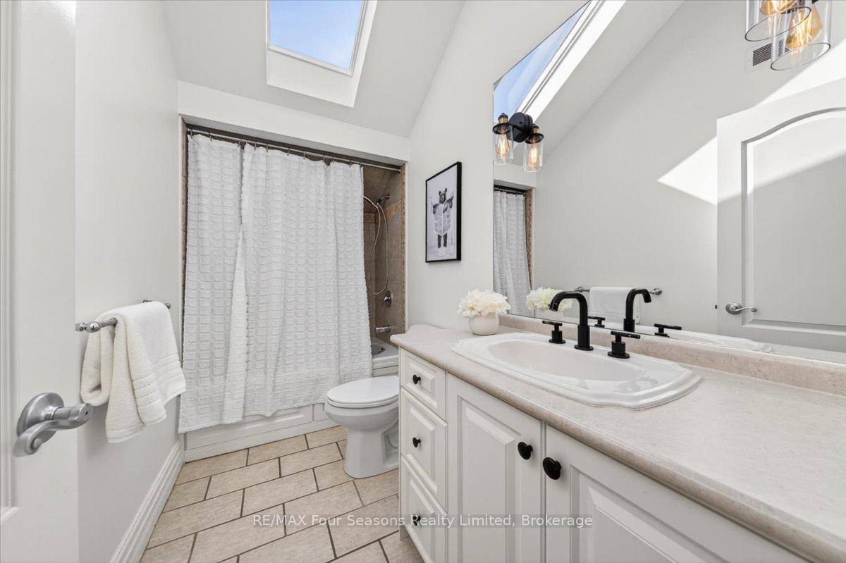 Photo 22 of 98 Huron Street, Collingwood — HOMEH