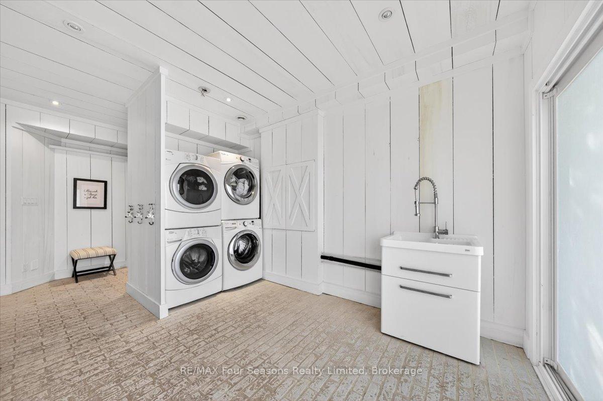 Photo 43 of 98 Huron Street, Collingwood — HOMEH