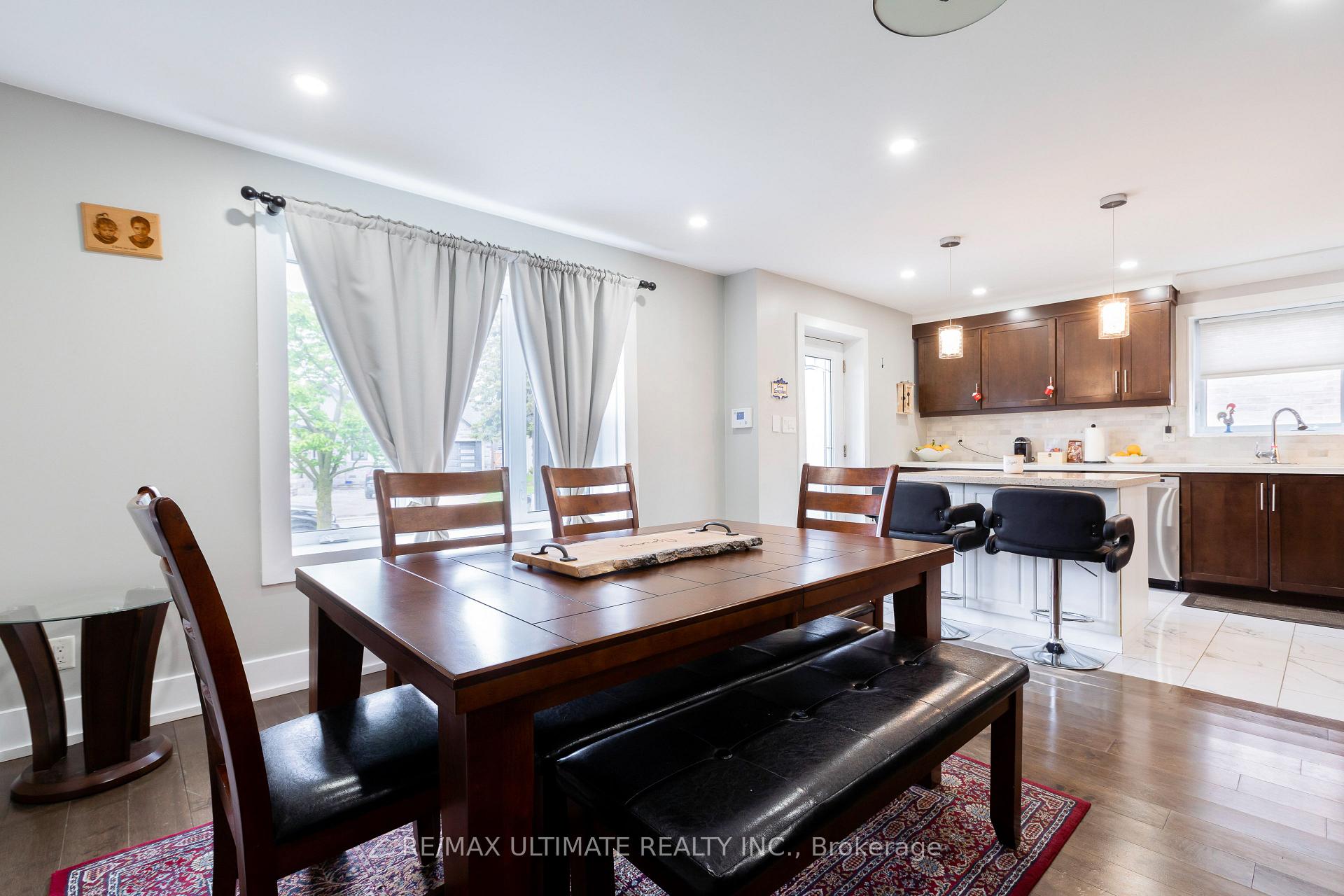 Photo 11 of 14 Nordale Crescent, North York, Brookhaven-Amesbury — HOMEH