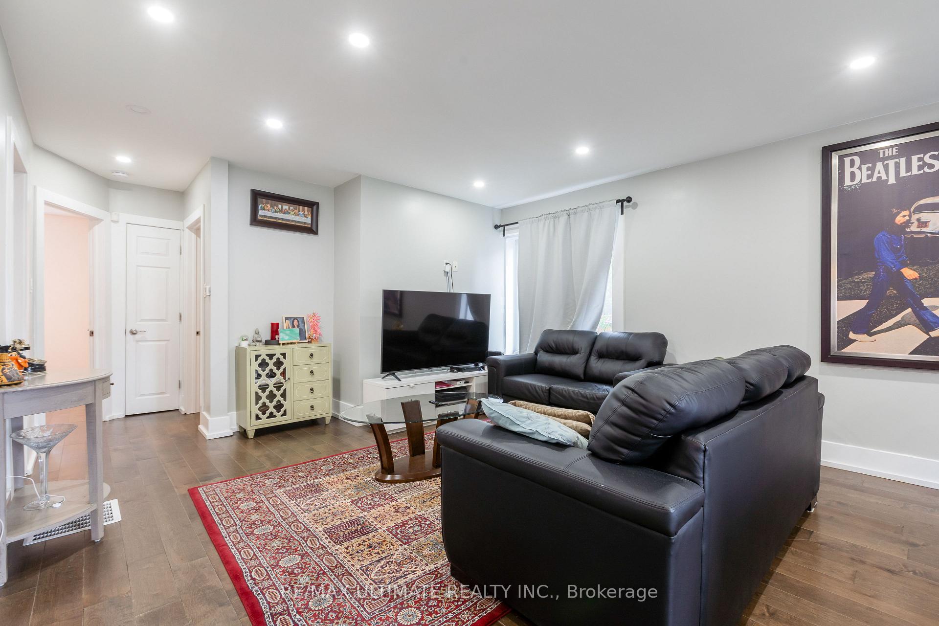 Photo 13 of 14 Nordale Crescent, North York, Brookhaven-Amesbury — HOMEH