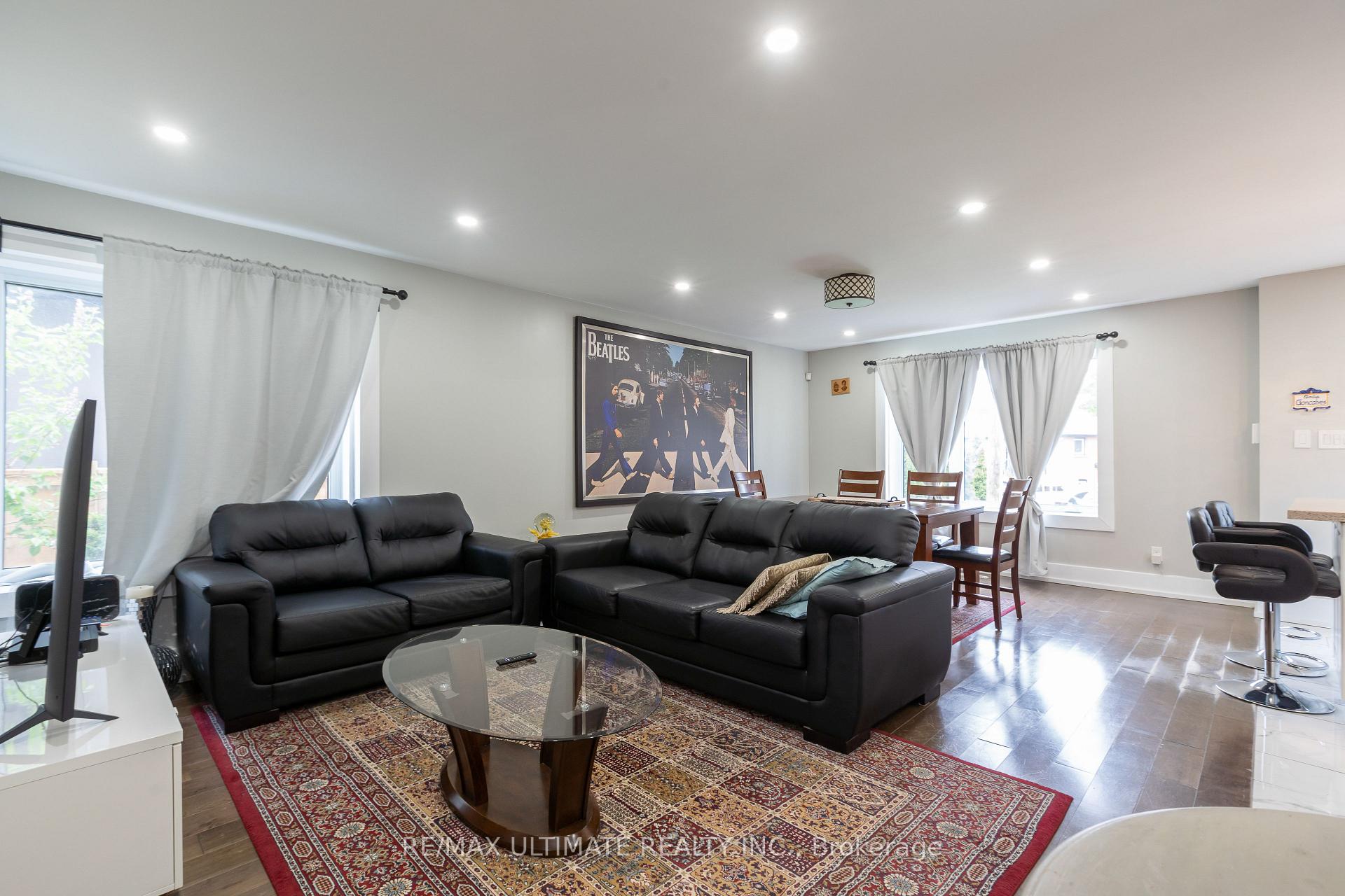 Photo 16 of 14 Nordale Crescent, North York, Brookhaven-Amesbury — HOMEH