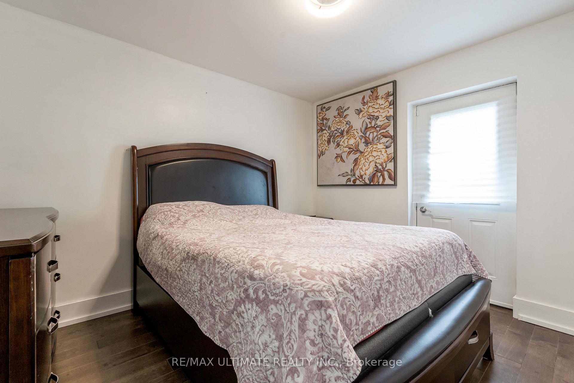 Photo 18 of 14 Nordale Crescent, North York, Brookhaven-Amesbury — HOMEH