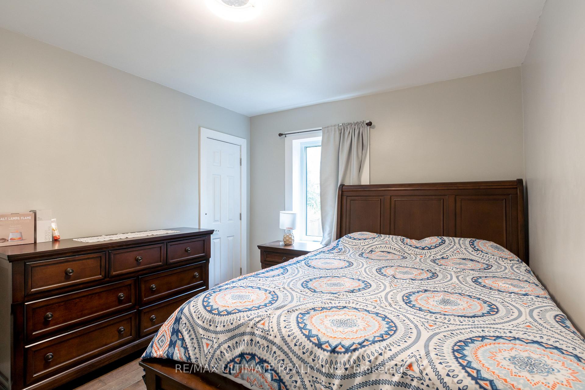 Photo 21 of 14 Nordale Crescent, North York, Brookhaven-Amesbury — HOMEH