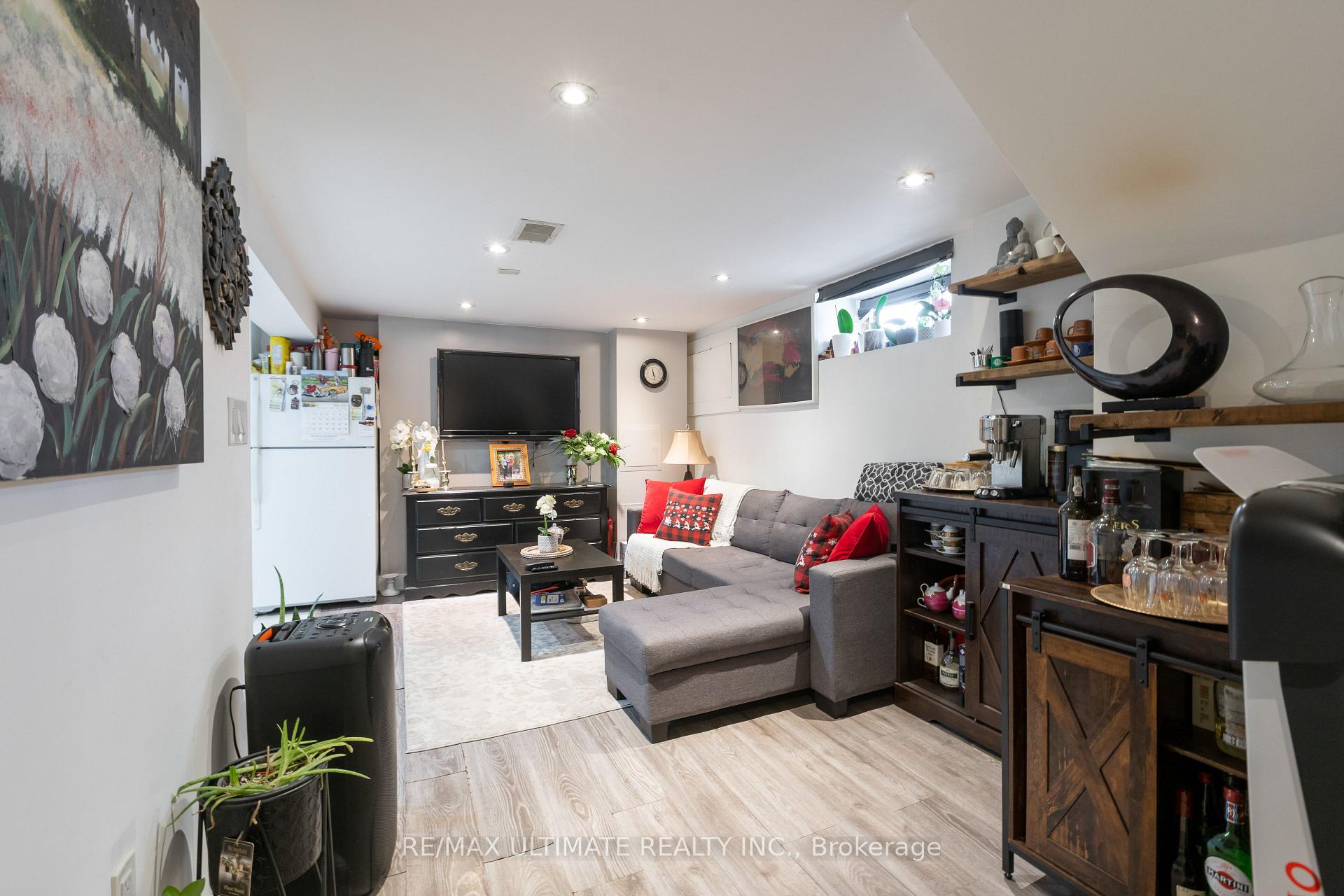 Photo 31 of 14 Nordale Crescent, North York, Brookhaven-Amesbury — HOMEH