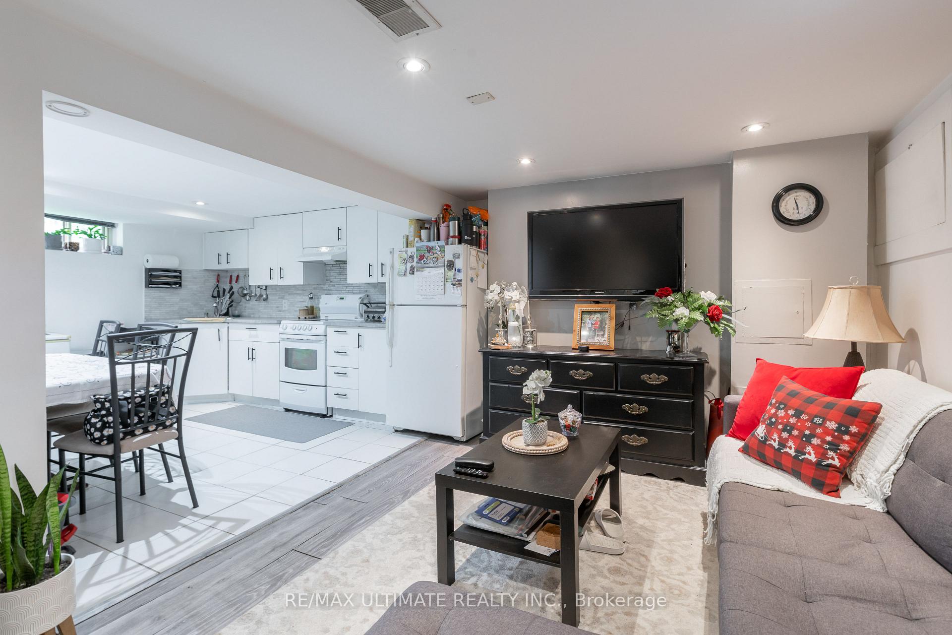 Photo 33 of 14 Nordale Crescent, North York, Brookhaven-Amesbury — HOMEH