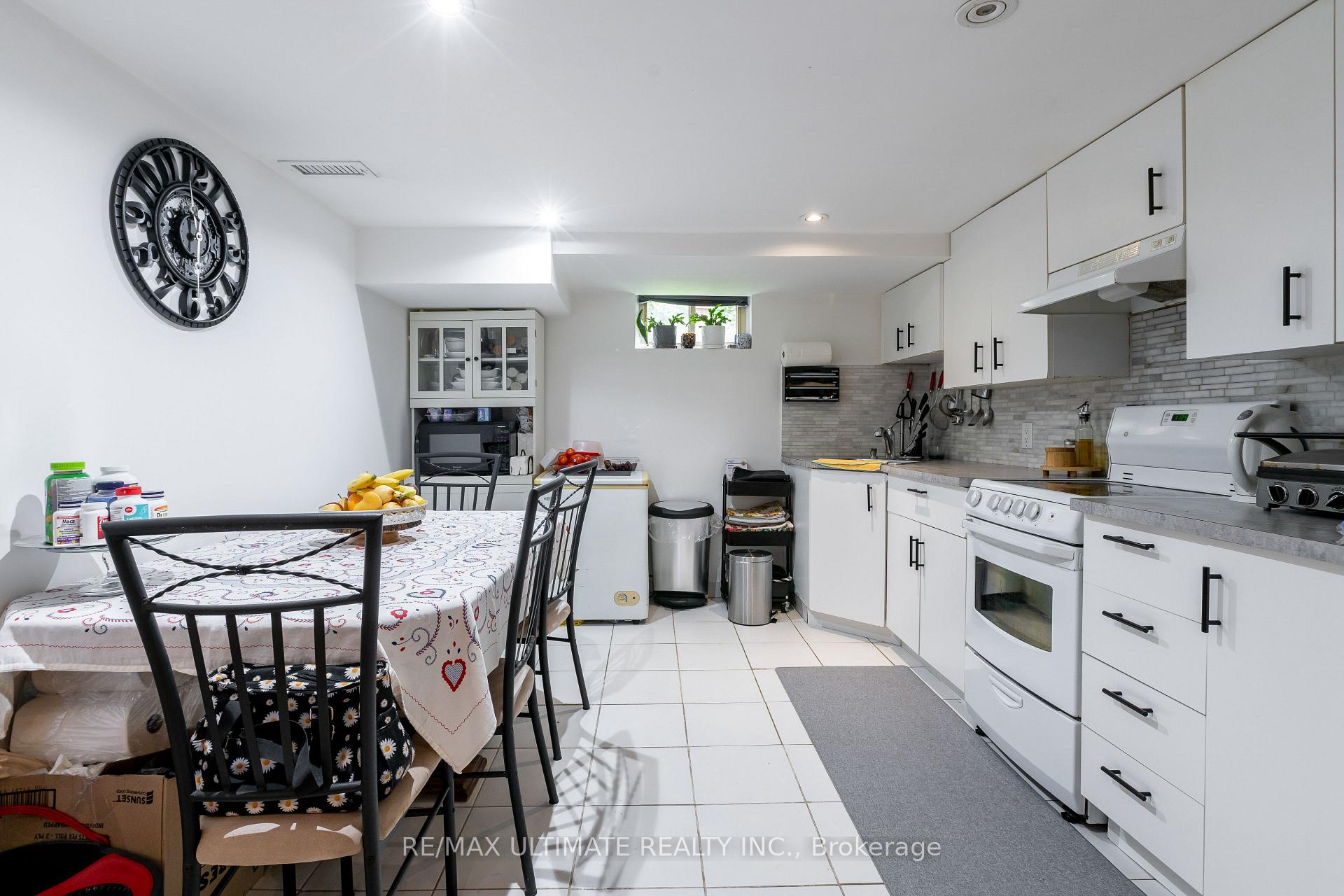 Photo 34 of 14 Nordale Crescent, North York, Brookhaven-Amesbury — HOMEH
